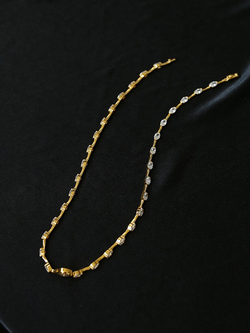 Inlaid Zircon Necklace