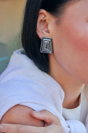 THE ÒLÓ EARRINGS