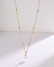 Pearl Teardrop Pendant Beaded Necklace