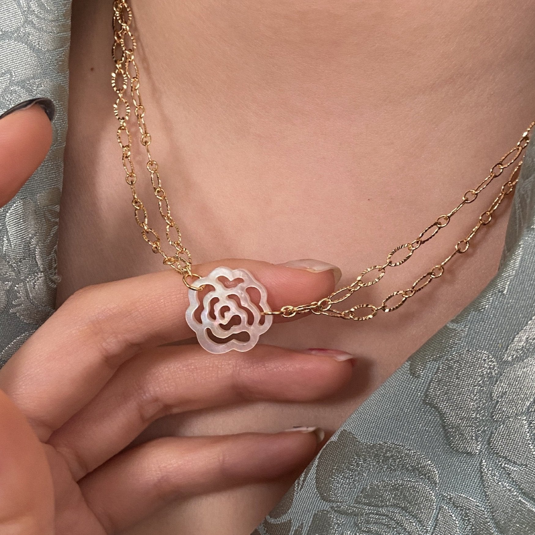 White Shell Camellia Double-Layer Necklace