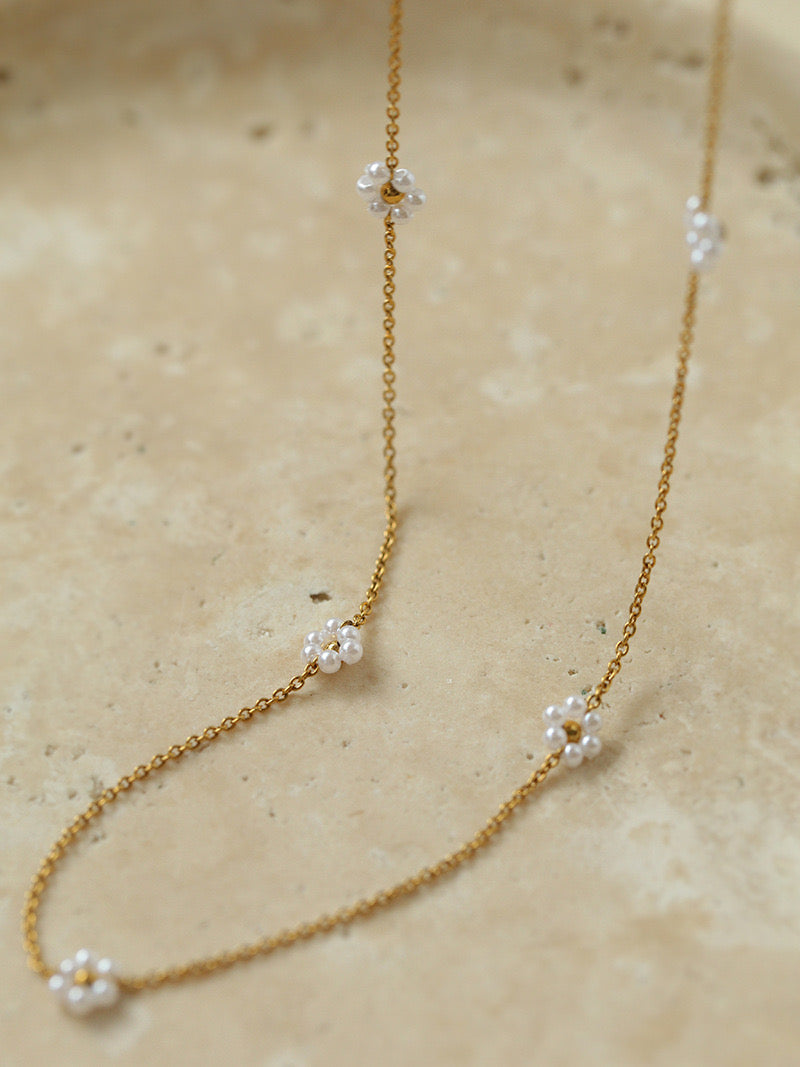 Dainty Flower Pearl Necklace