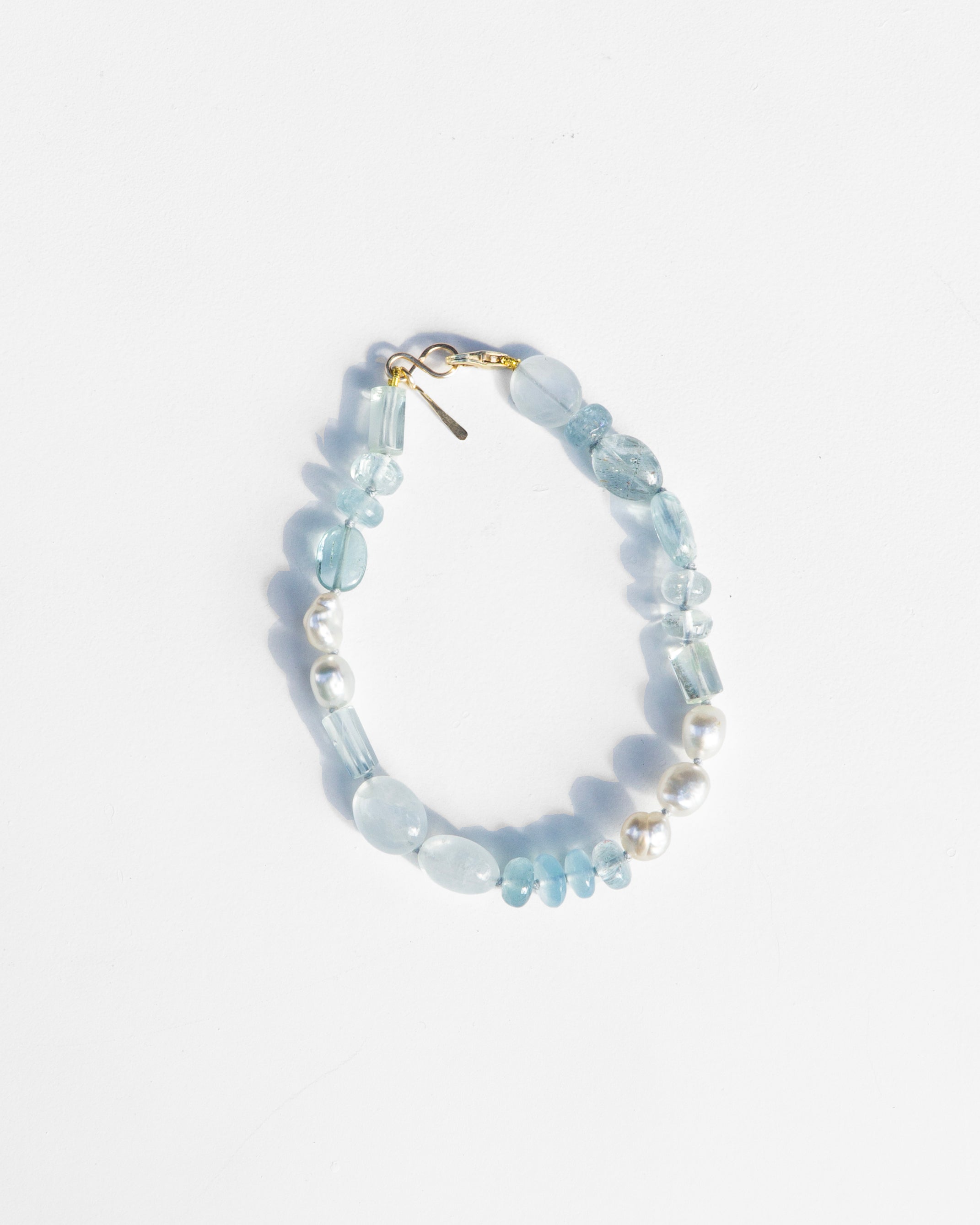 AquaPearlBracelet_835850f1-776f-4c7b-b2b5-c0d9f9e2c397.jpg