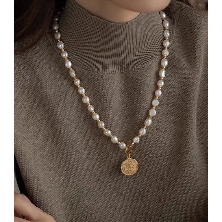 Queen Coin Pendant Baroque Pearl Long Necklace