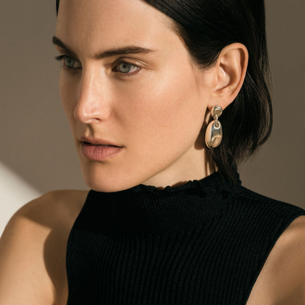 Luna-Earrings-lookbook-SS-1_cc121983-b723-451c-b1c8-3e9026a79c44.jpg