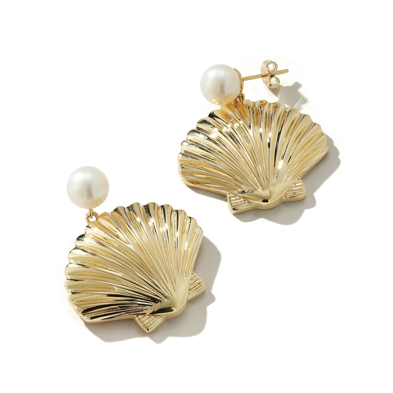 14kt Pearl Venus Earrings