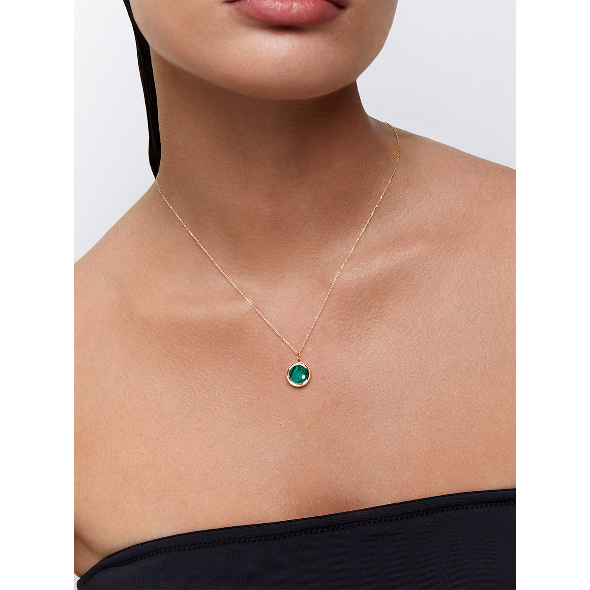 14kt Malachite Diamond Dot Coin Necklace