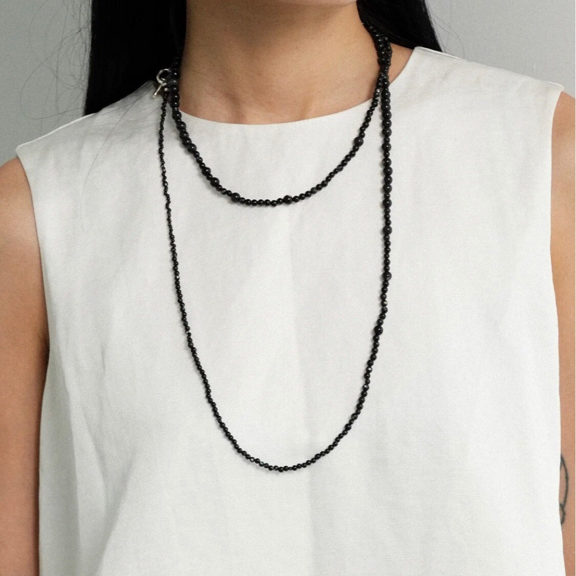 Y Shape Gradual Black Beads Necklace