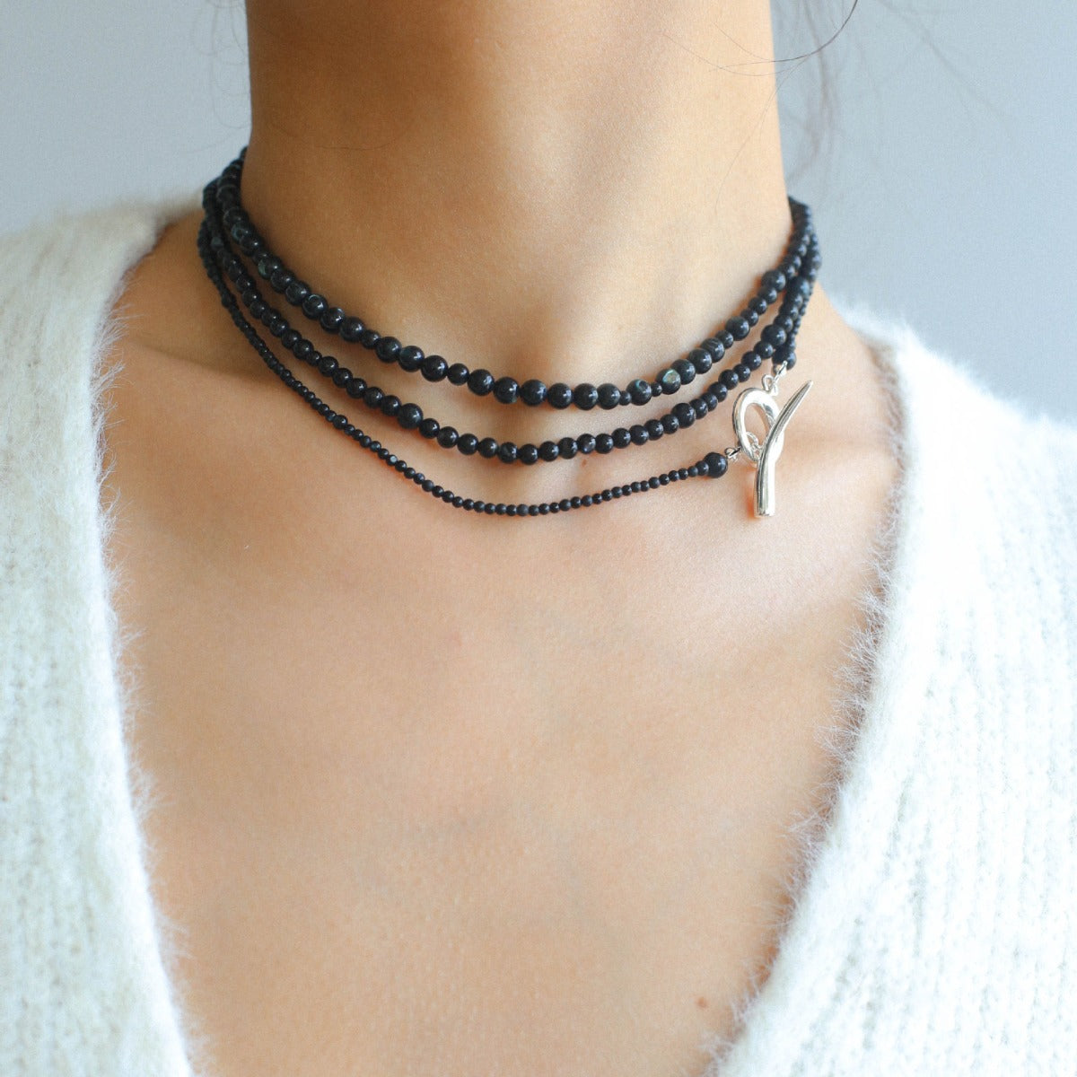 Y Shape Gradual Black Beads Necklace