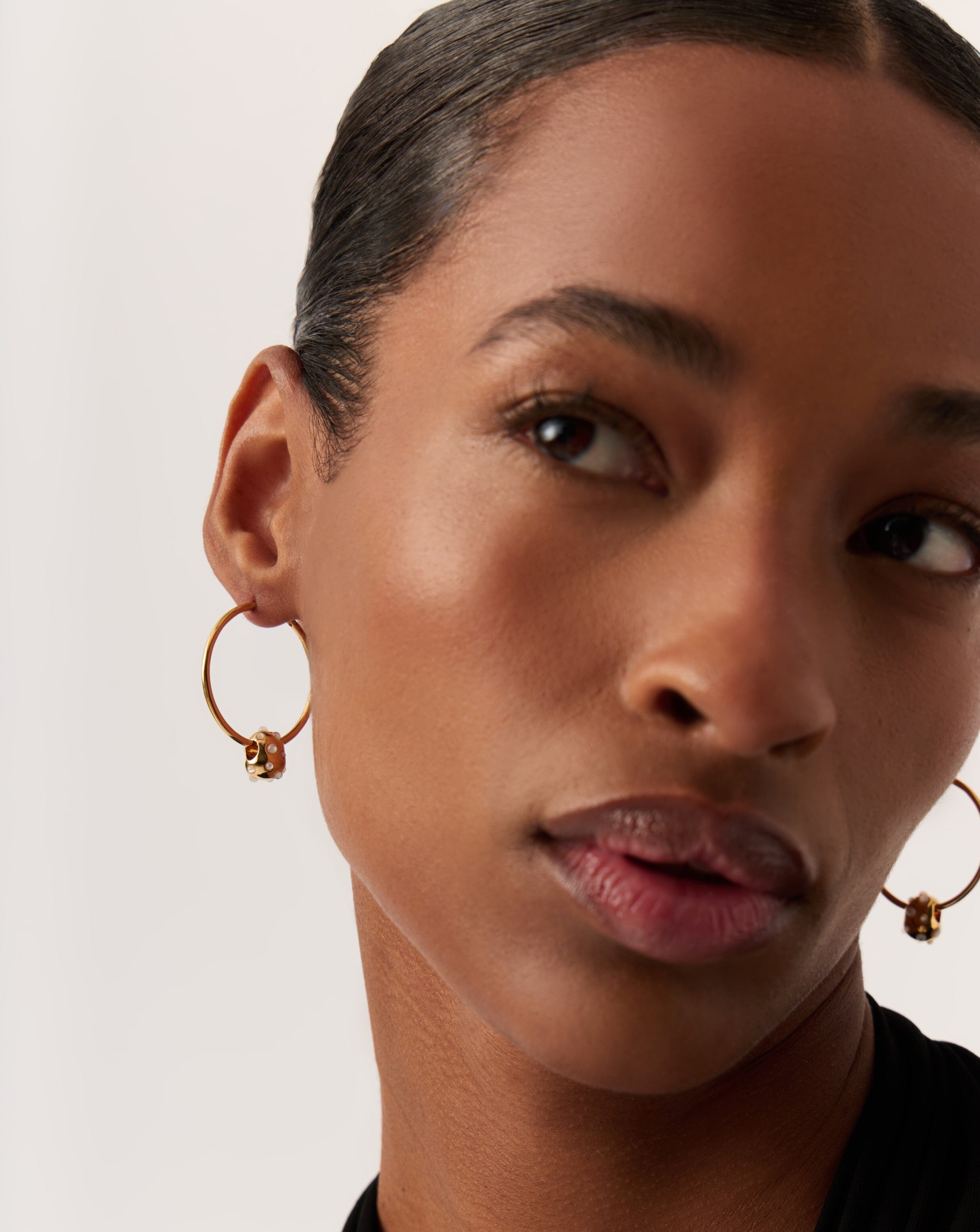 abacus-nugget-medium-charm-hoop-earrings-18ct-recycled-gold-vermeil-on-recycled-sterling-silver-earrings-missoma-475680_2dfd474e-d86b-4790-a7ee-ea4feba5491c.jpg