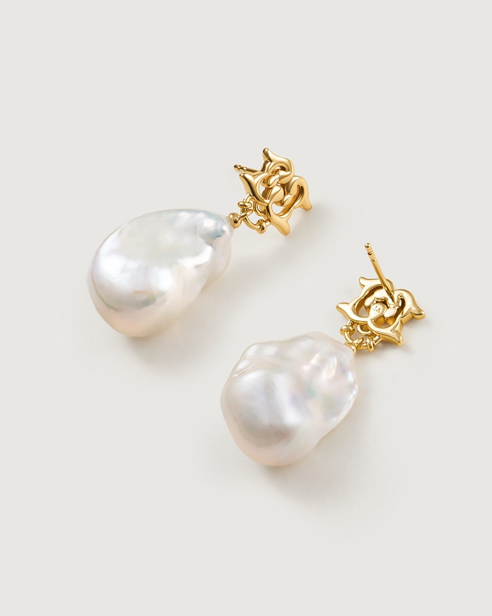 arabesque-drop-earring-684091_74b6257e-3bb5-4318-a8f4-991bcdfd17ae.jpg