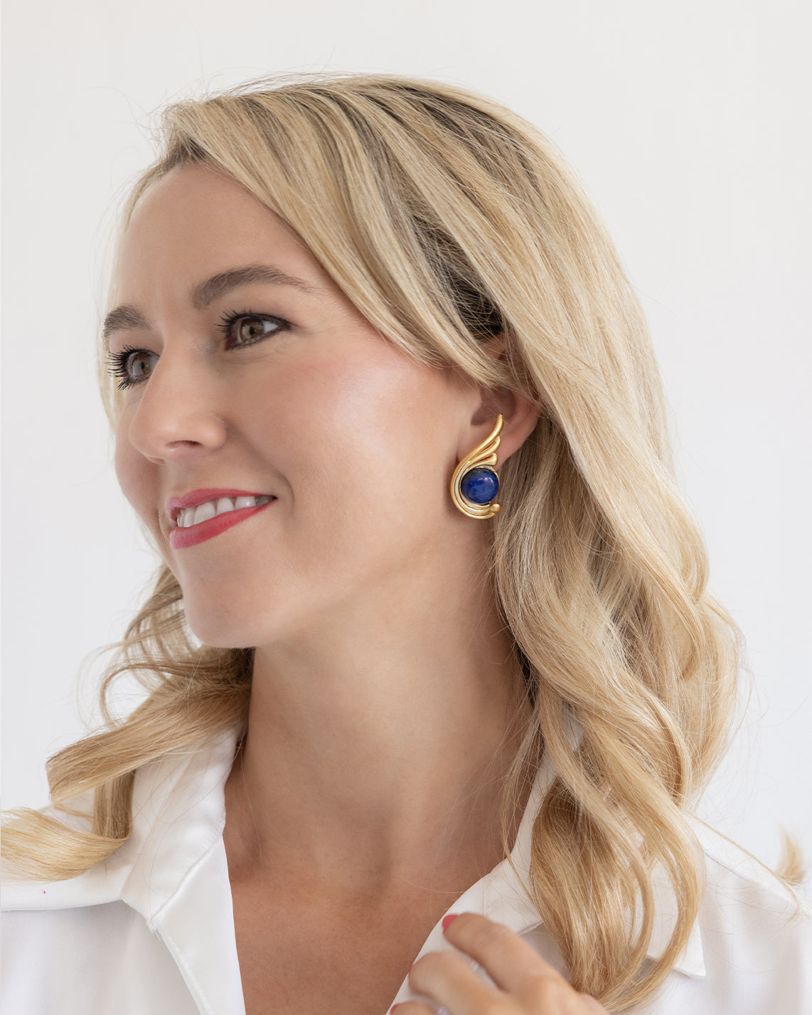 Villa Artemis Lapis Studs