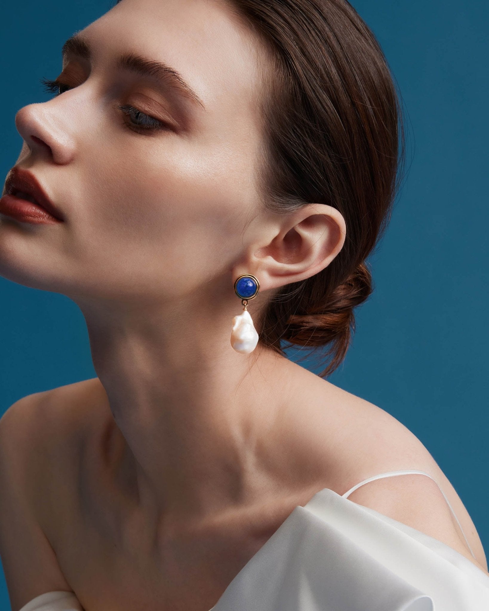 azure-glow-baroque-pearl-earring-652110_84dc69fb-8e78-431e-aca4-b134e3470162.jpg