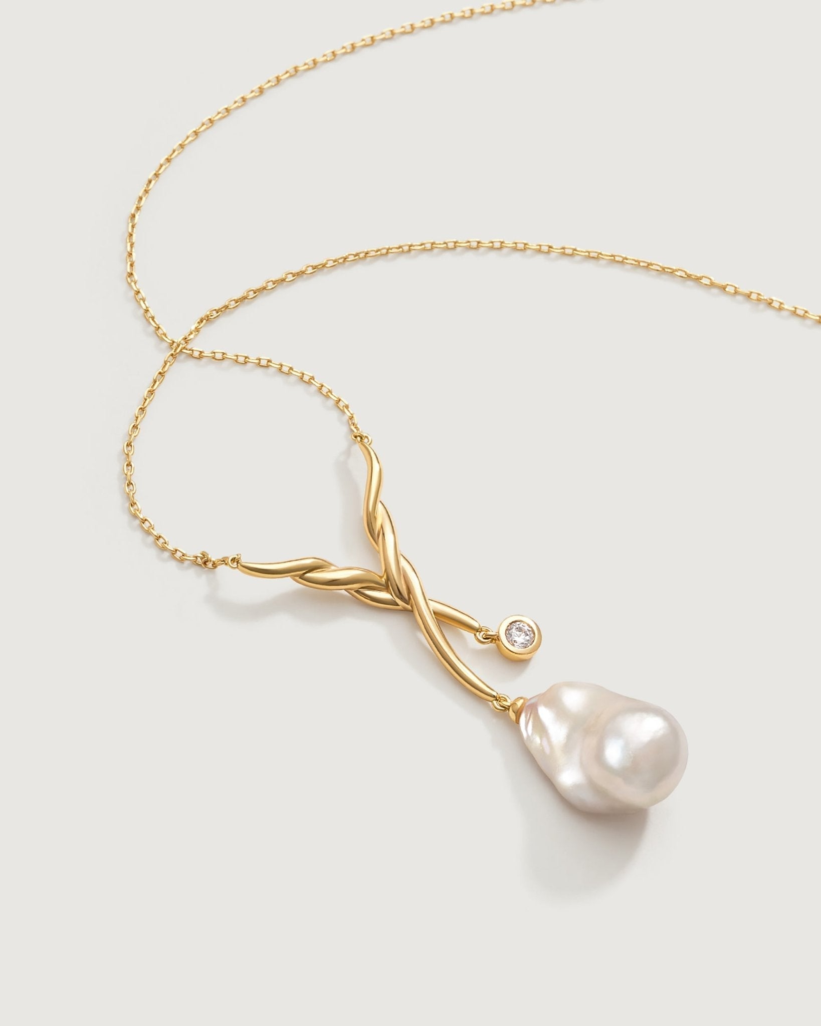 ballet-pearl-necklace-897230_46b31f08-e9af-4e37-8cf4-d0ee8a44857c.jpg