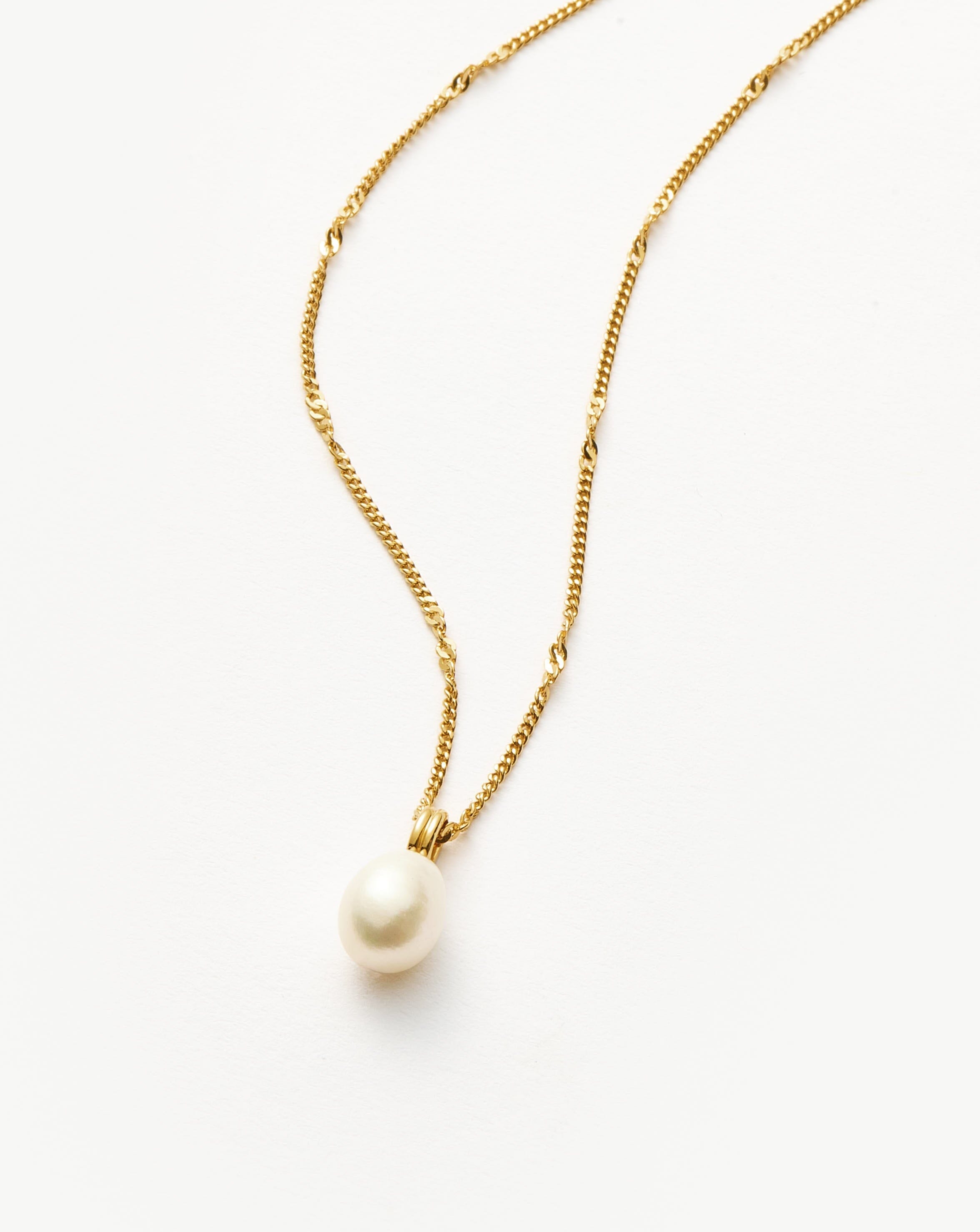 baroque-pearl-twisted-chain-necklace-18k-gold-plated-vermeilpearl-necklaces-missoma-879265_d0fc97a4-de69-4a69-8892-e1bae2ead695.jpg