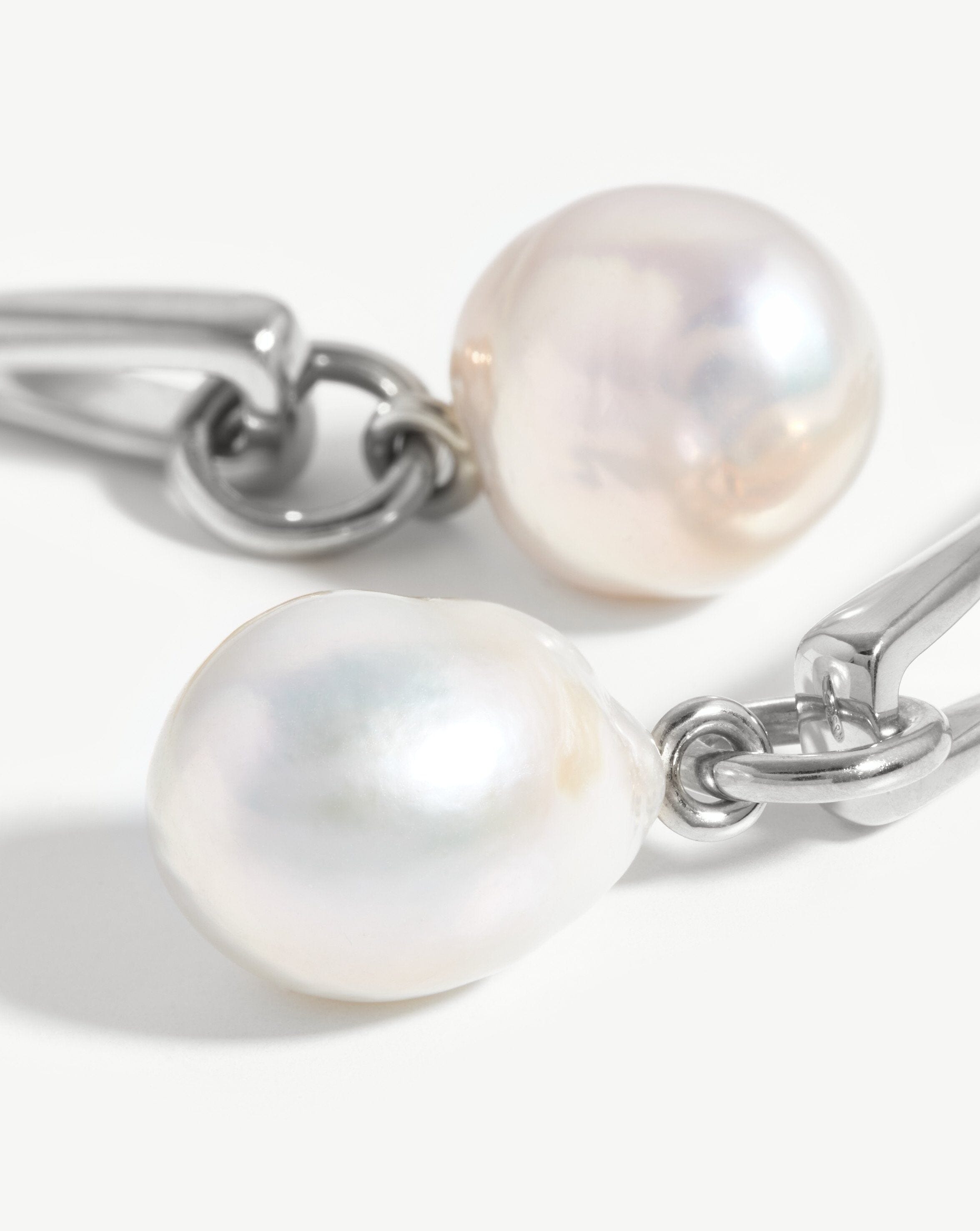 baroque-pearl-twisted-drop-earrings-silver-platedpearl-earrings-missoma-348512_e8968fb4-489d-4ae2-b313-3a468bf4c0f5.jpg