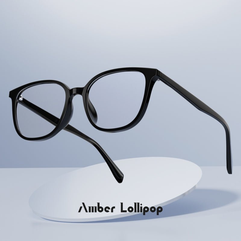 black-frame-glasses-938335_fdcb00f7-5c21-44c5-a52e-7017f7a8589a.jpg