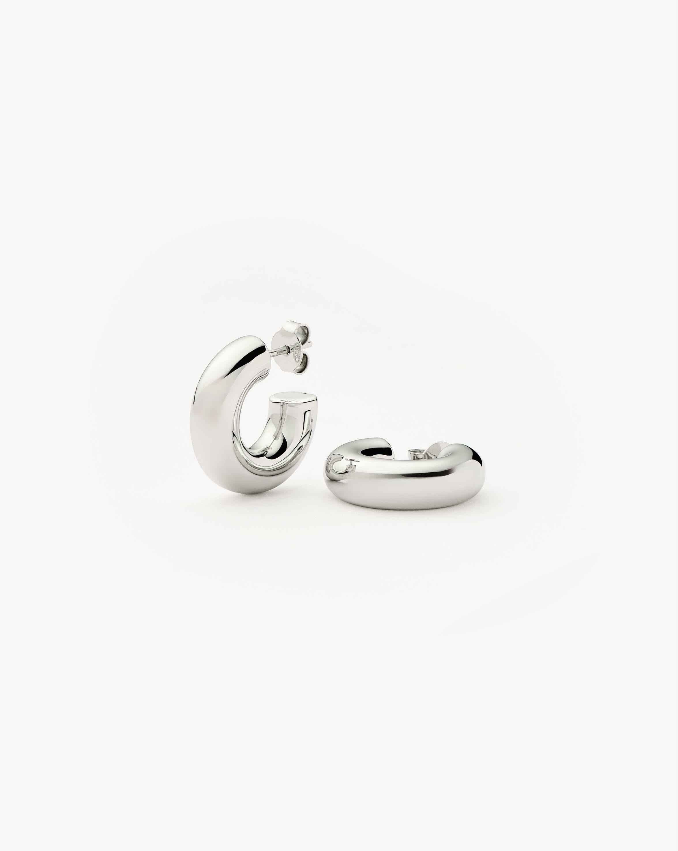 chubby-small-hoop-earrings-sterling-silver-earrings-missoma-578215_935f5d99-743e-4c80-97ab-1f1f98f02ff9.jpg