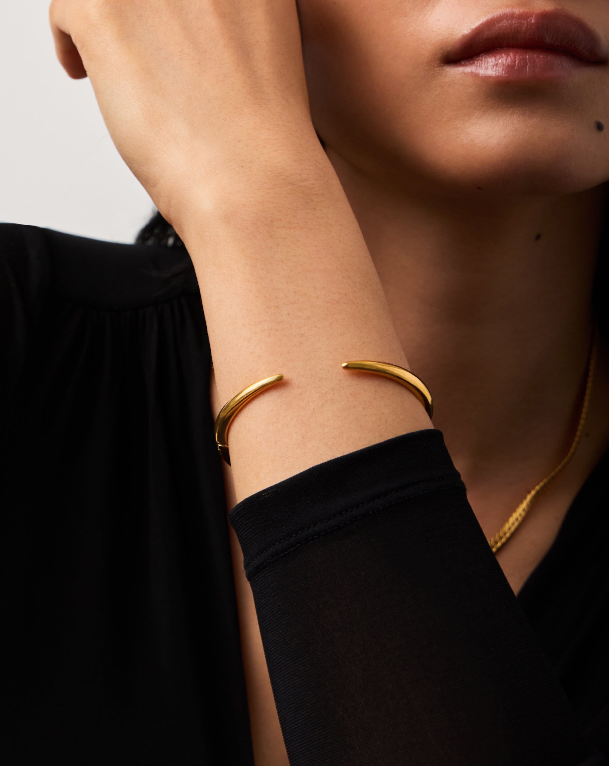 Claw Cuff | 18k Gold Plated