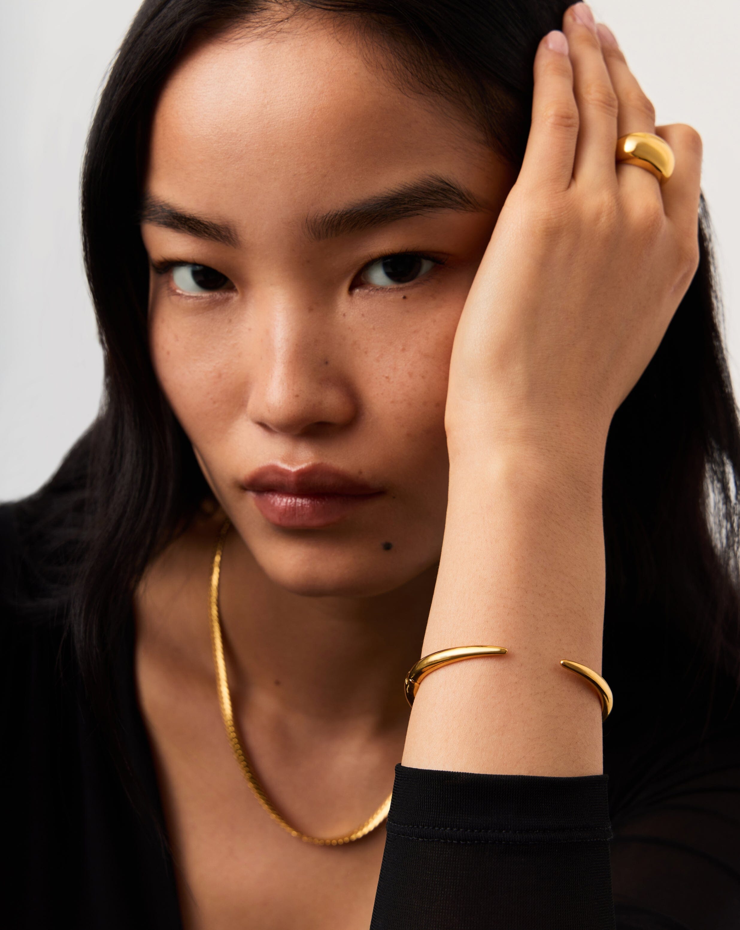 claw-cuff-18k-gold-plated-bracelets-missoma-636021_c17a4e70-8d33-4f64-8895-a384d4a87746.jpg