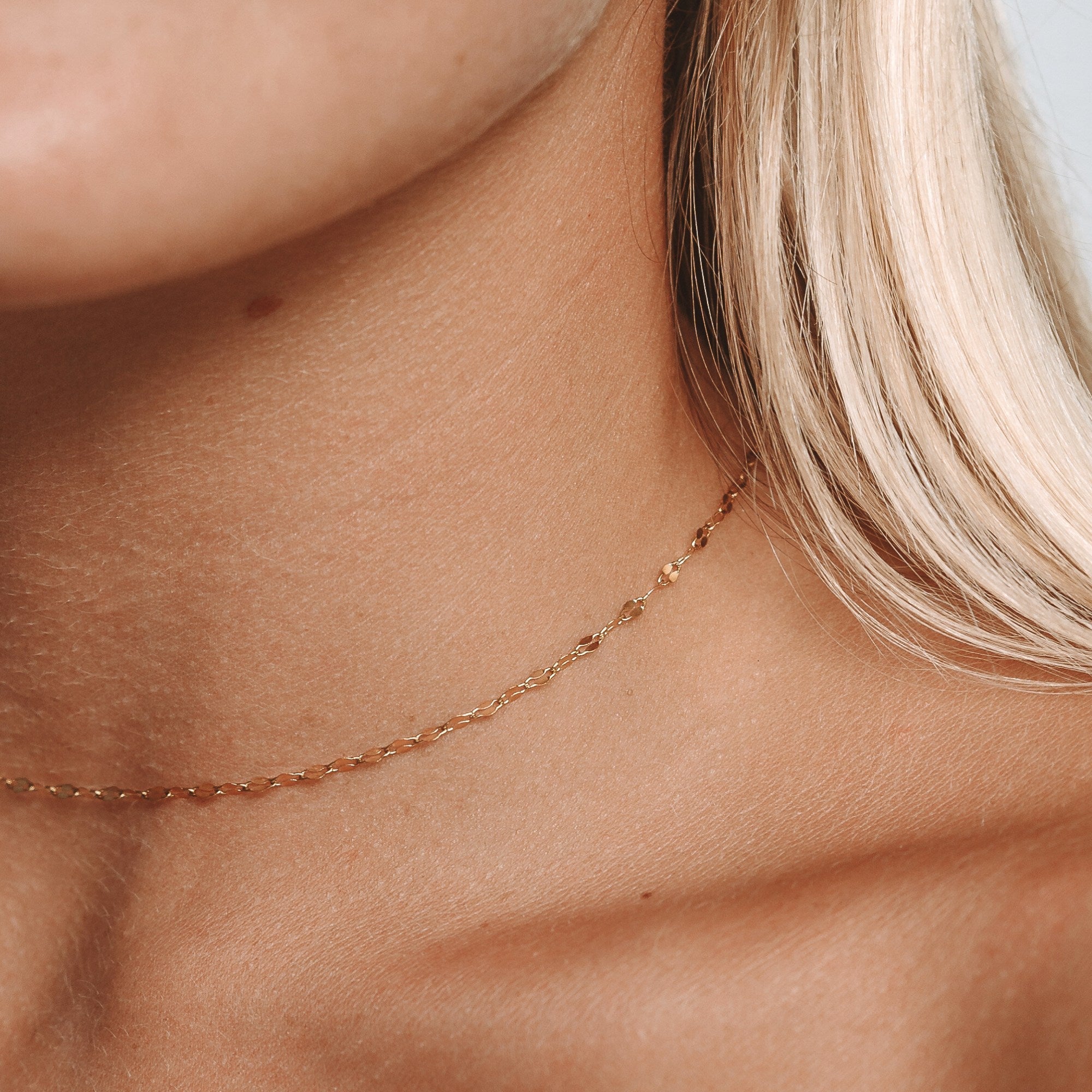 dainty-gold-choker_36da00b1-00e8-40f5-b5b4-c18d30572abc.jpg