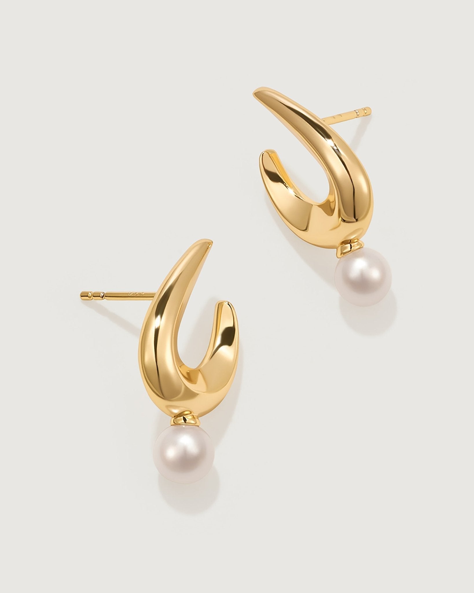 dynamic-pearl-earring-508336_6bf17d7c-1020-44d9-a685-d090de4635e5.jpg