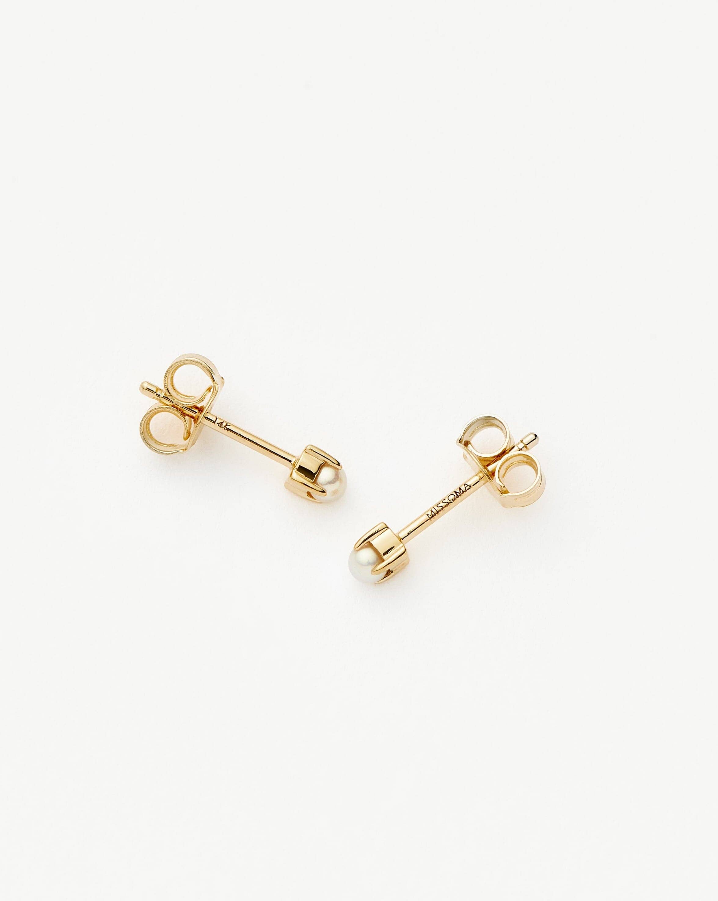 Fine Pearl Stud Earrings | 14k Solid Gold/Pearl