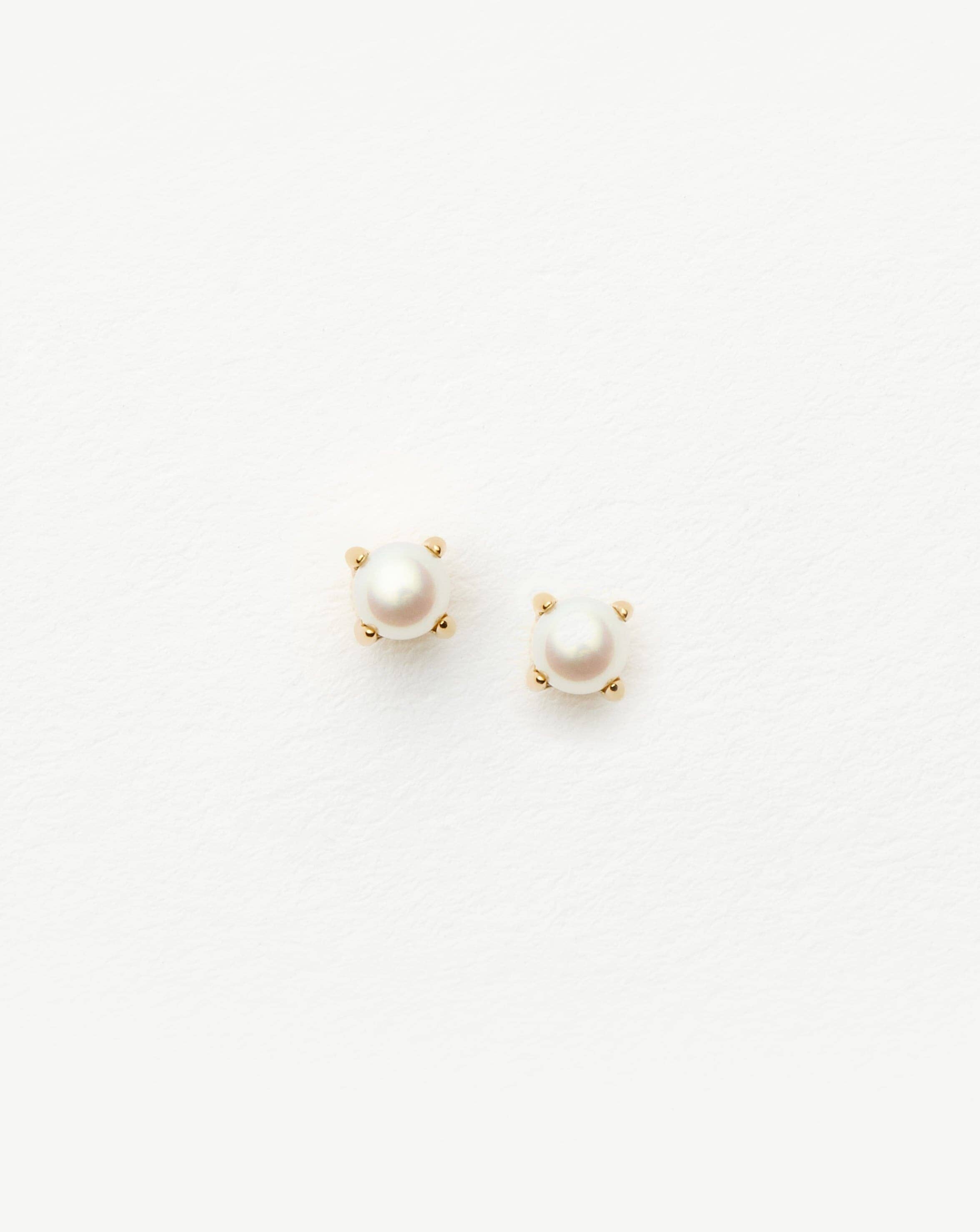 Fine Pearl Stud Earrings | 14k Solid Gold/Pearl