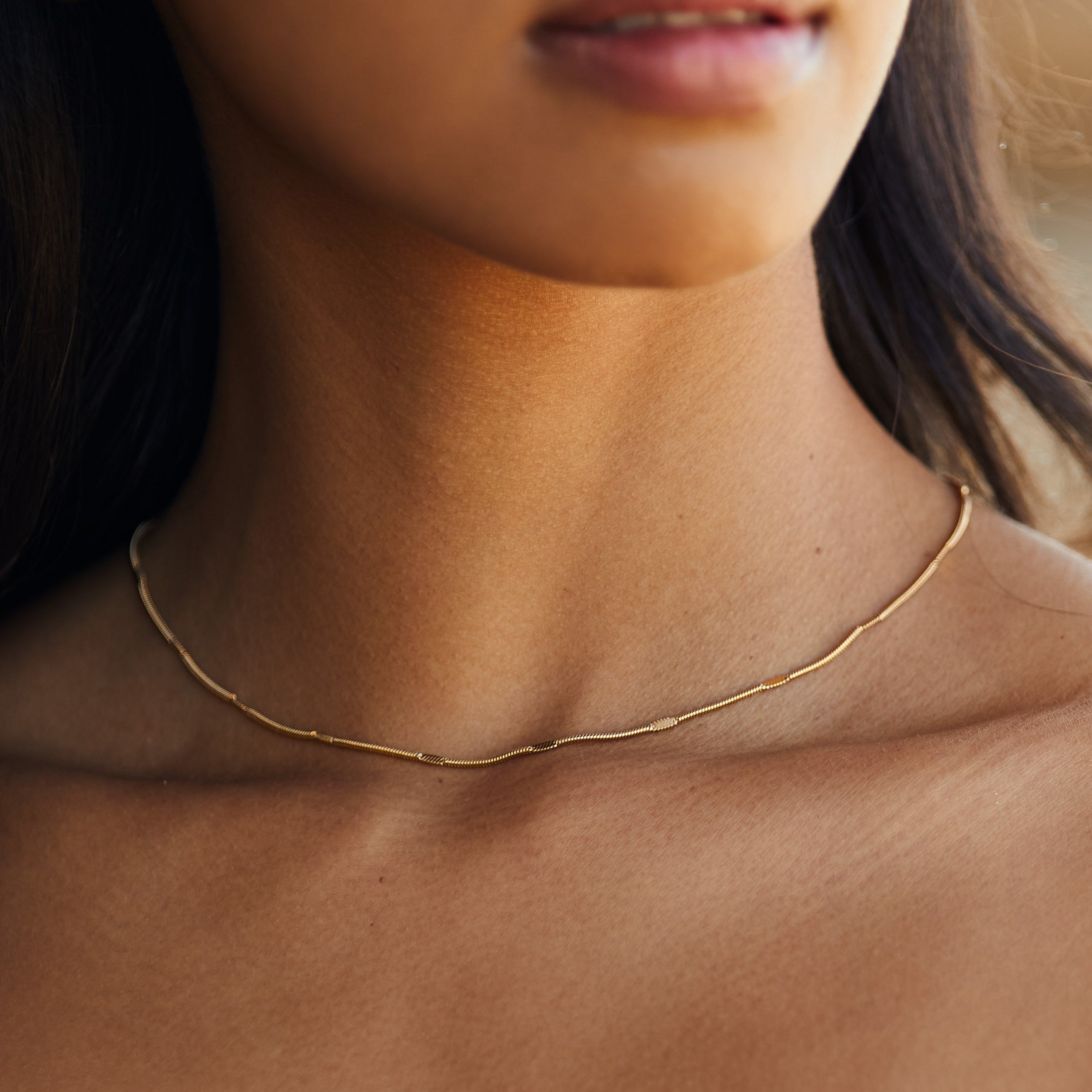 flat-minimal-choker_69ba7e0c-ce1a-4914-9568-9c946eac1583.jpg