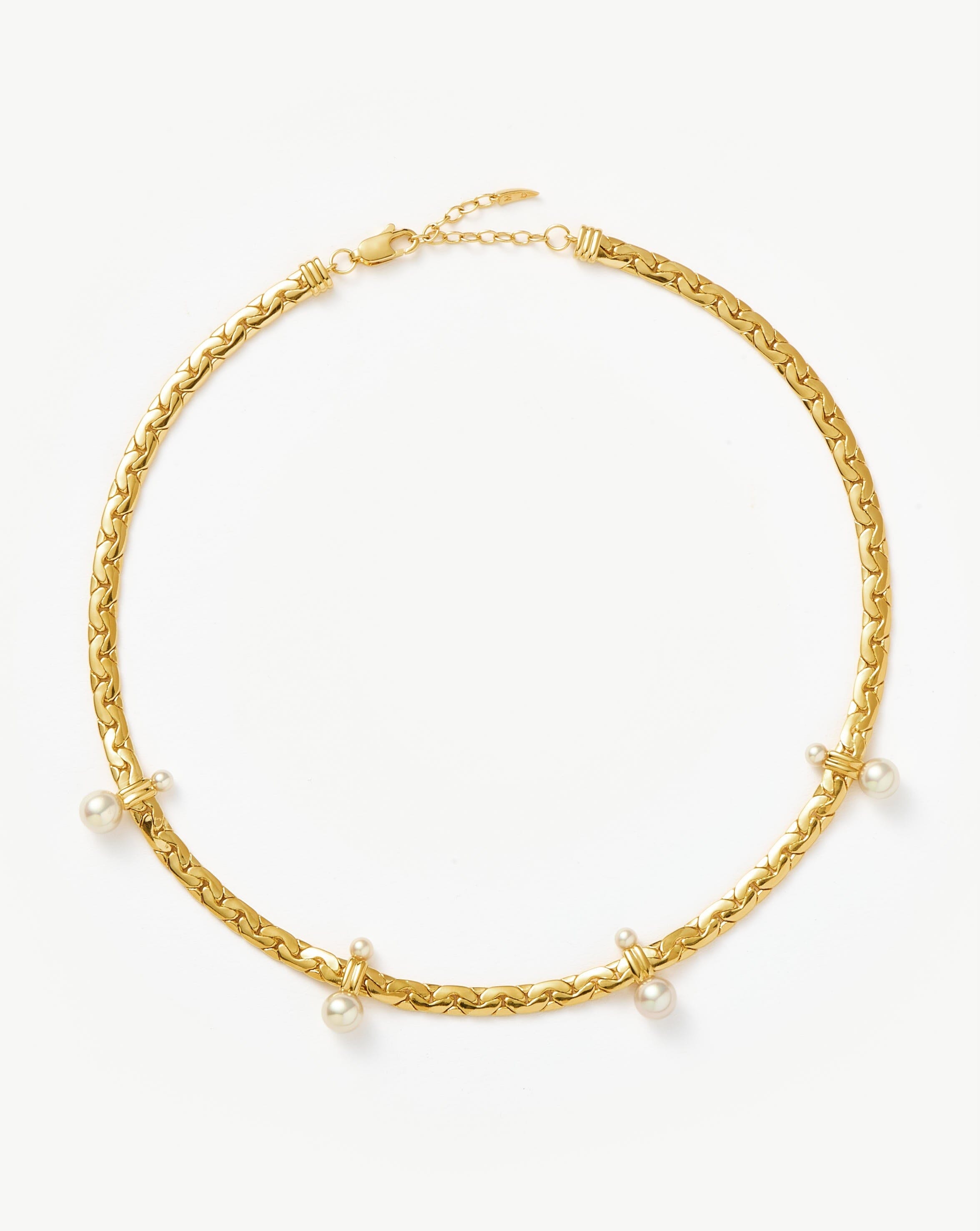 floating-pearl-cobra-chain-choker-18k-gold-platedpearl-necklaces-missoma-633753_3470bcb2-d970-4173-88e9-8bdb52069efd.jpg