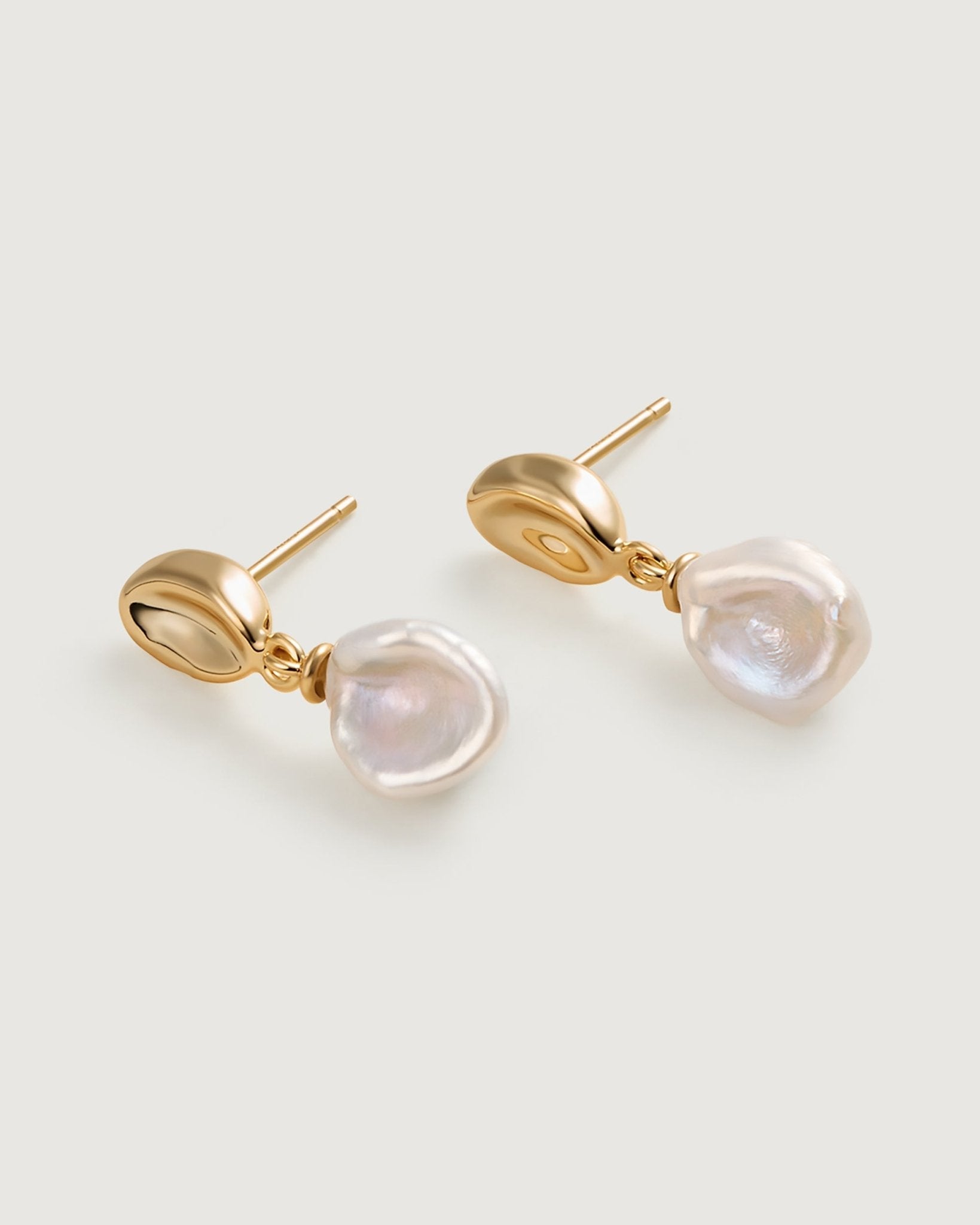 floriography-lilac-pearl-earring-622910_6552fac5-46c3-4857-b3ad-e9f59f8eb386.jpg