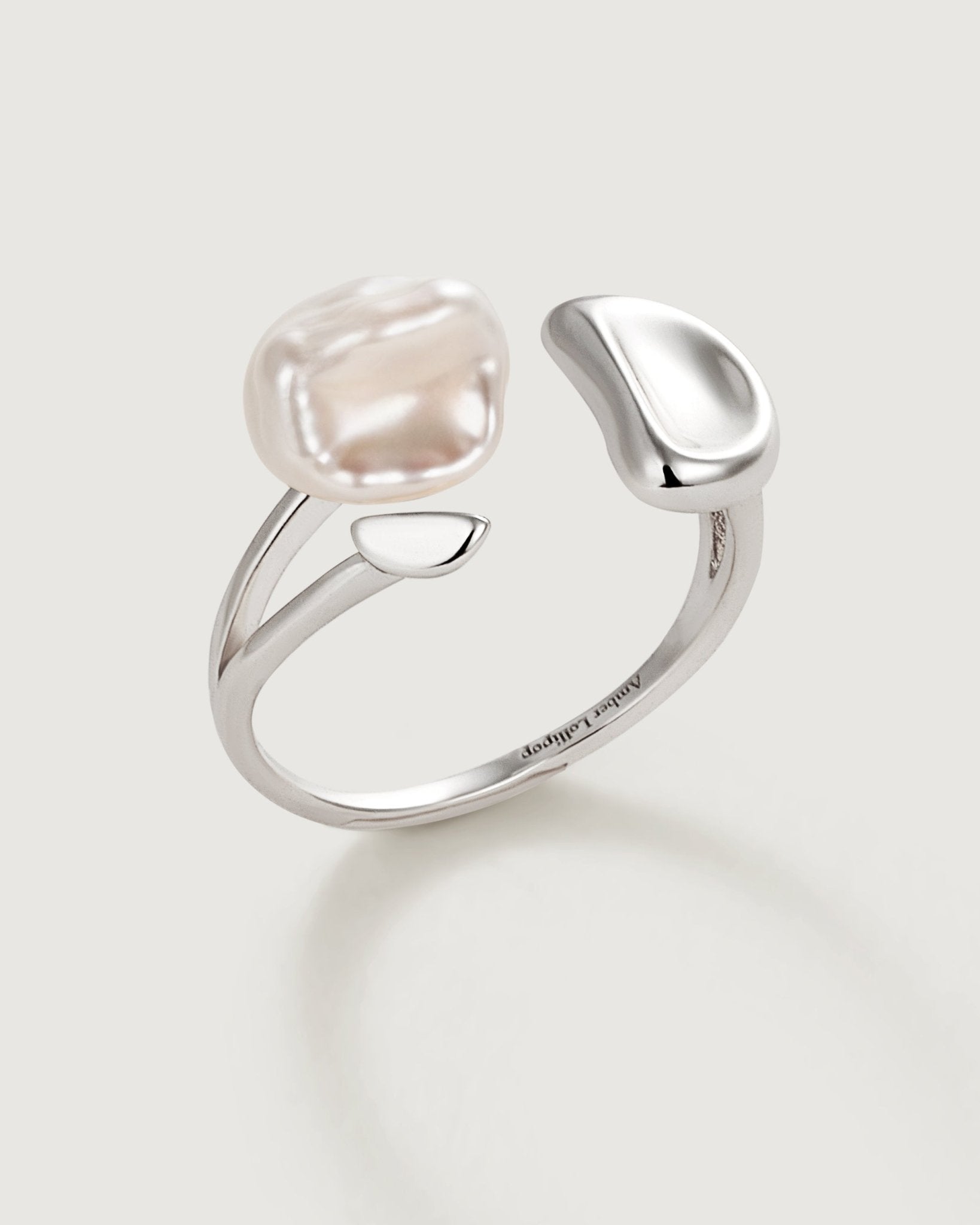 floriography-lilac-pearl-ring-956840_afaff1d0-c376-40e6-9f65-e59cbcab6353.jpg