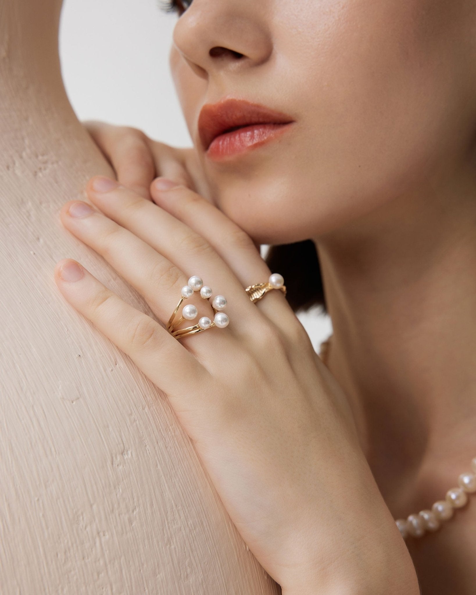 Flowing Light Pearl Ring