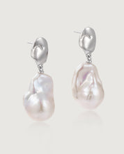 Glimmering Waves Baroque Pearl Earring