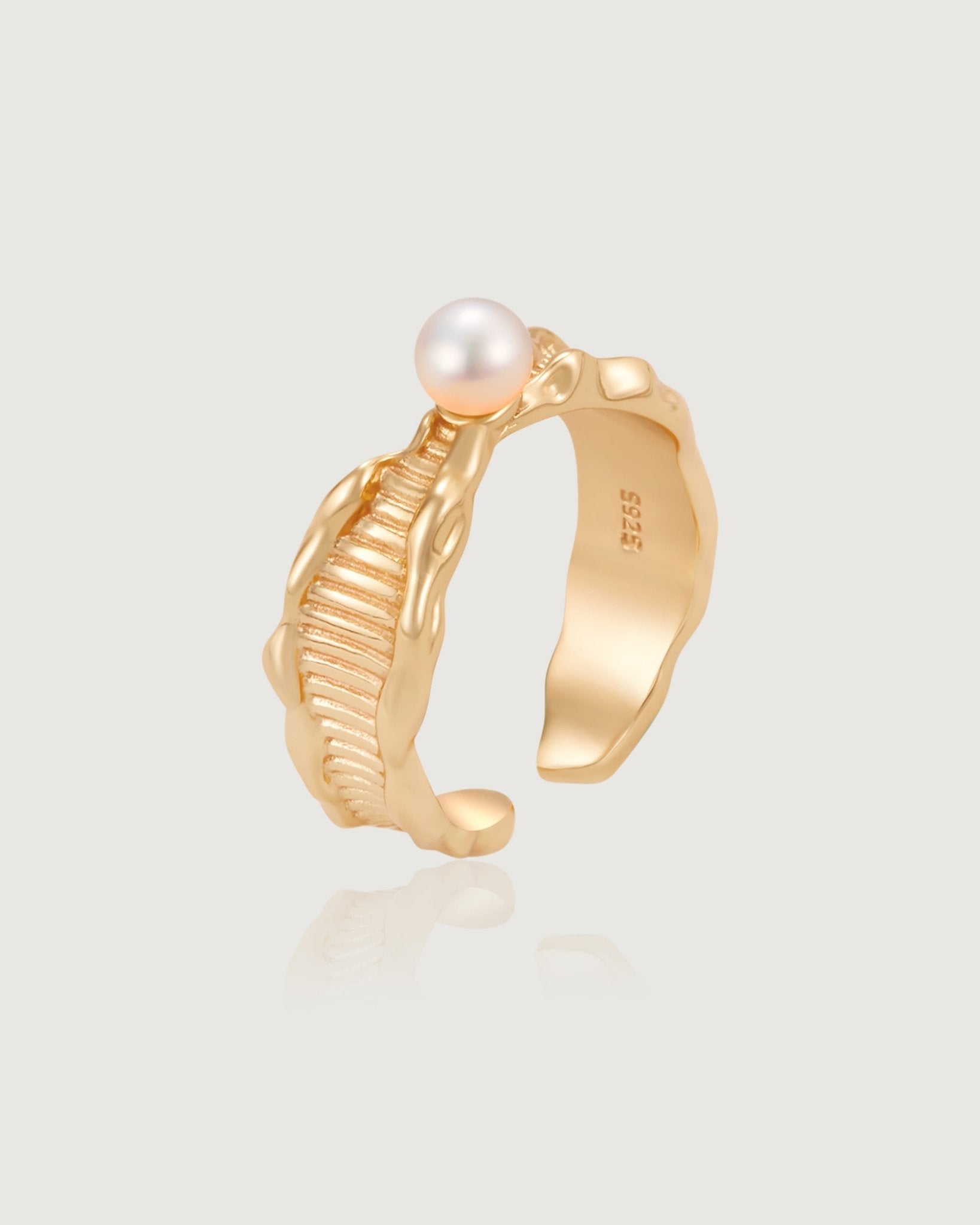 glowing-light-pearl-ring-803959_e4e8c9ca-986a-469f-a71e-50650d0ec38a.jpg