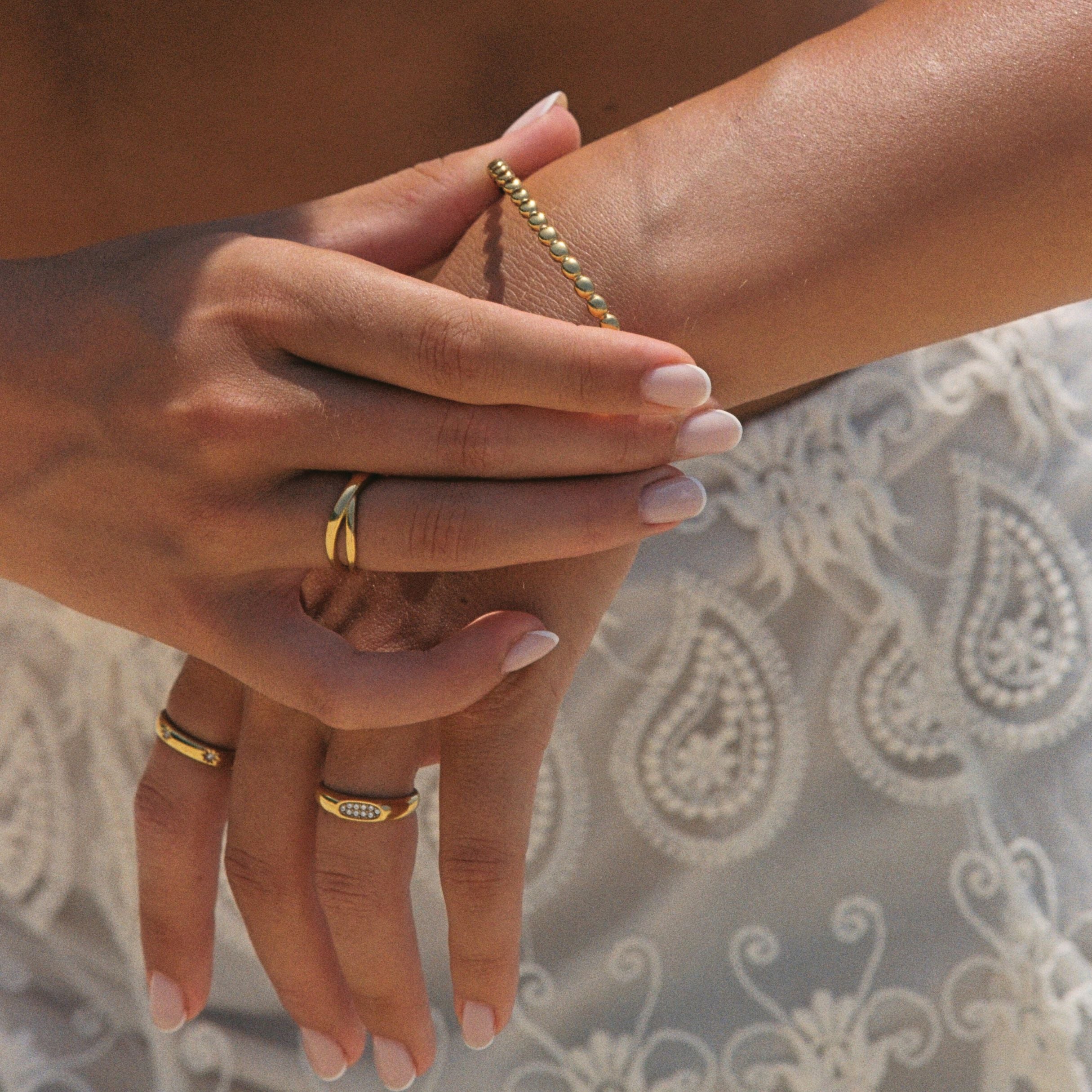 gold-cross-ring_1_8e4d4f64-3e37-4503-9136-cb40c15e30f6.jpg