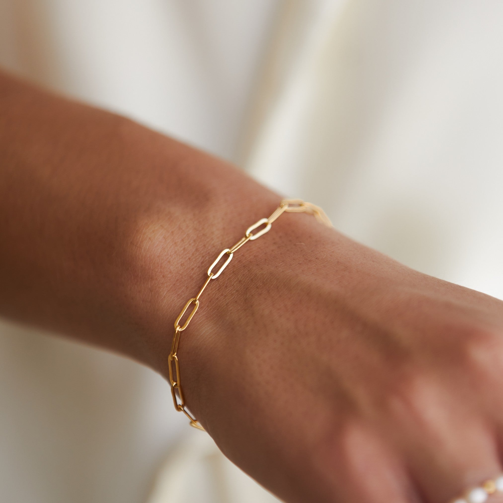 gold-paperclip-bracelet_5.jpg