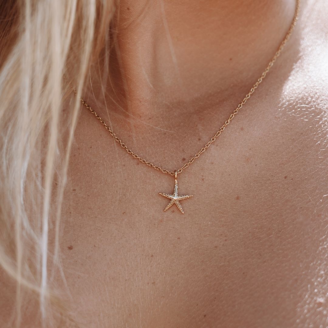 gold-starfish-necklace_7f32ca6e-c083-439a-b333-67e38584d5db.jpg