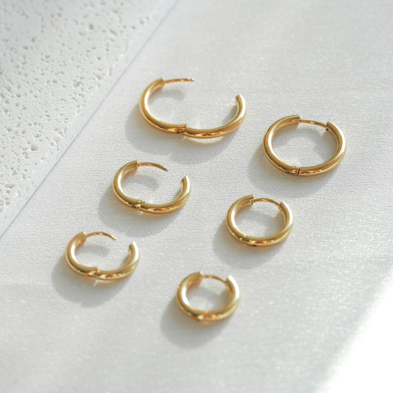 gols-hoop-earrings-set_90e349b3-720f-4d17-a7b7-68a87cd026f7.jpg