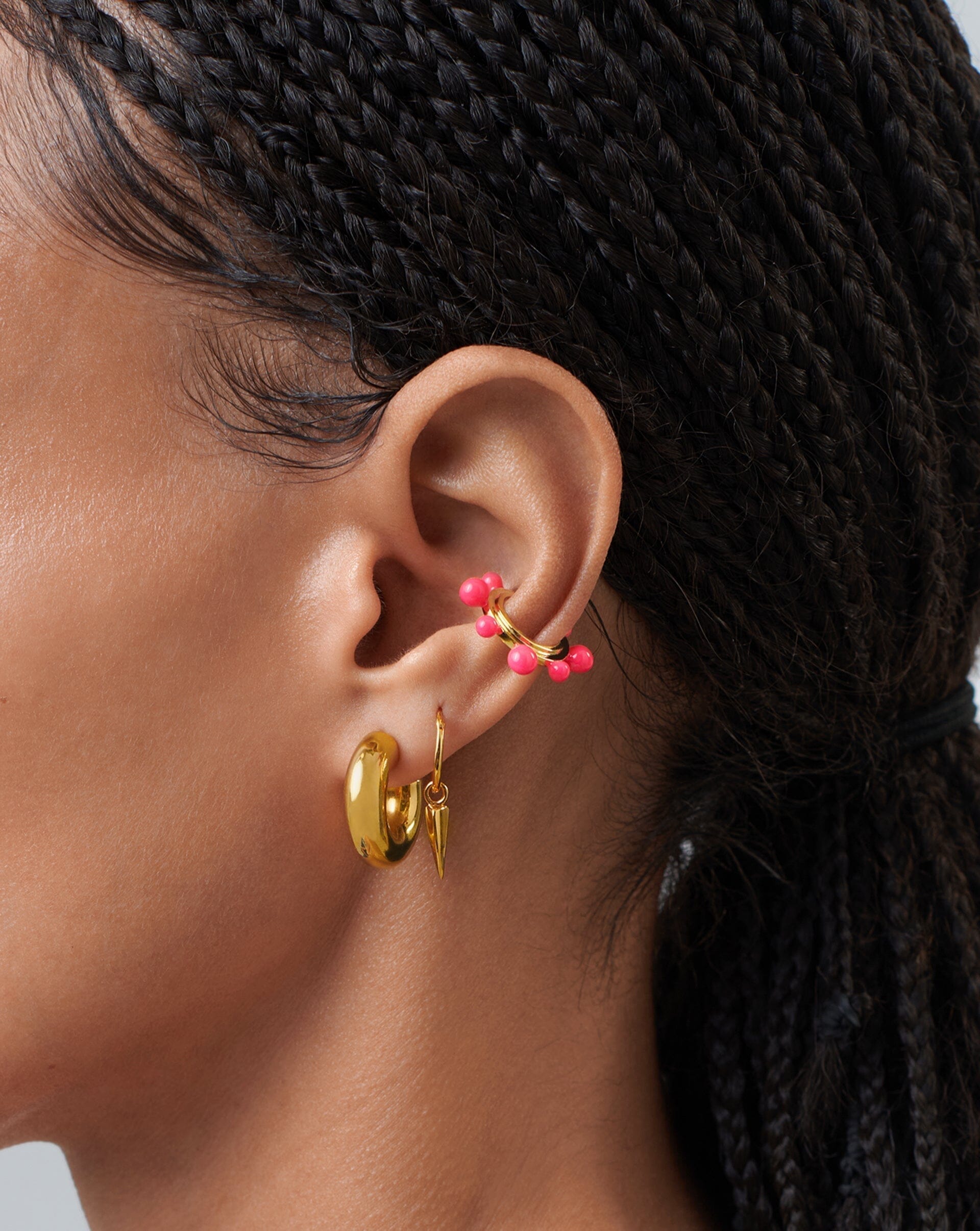 good-vibes-neon-enamel-sphere-ear-cuff-18ct-gold-platedhot-pink-earrings-missoma-560447_5e26fac0-a8b7-4722-baf9-7220901d40b2.jpg