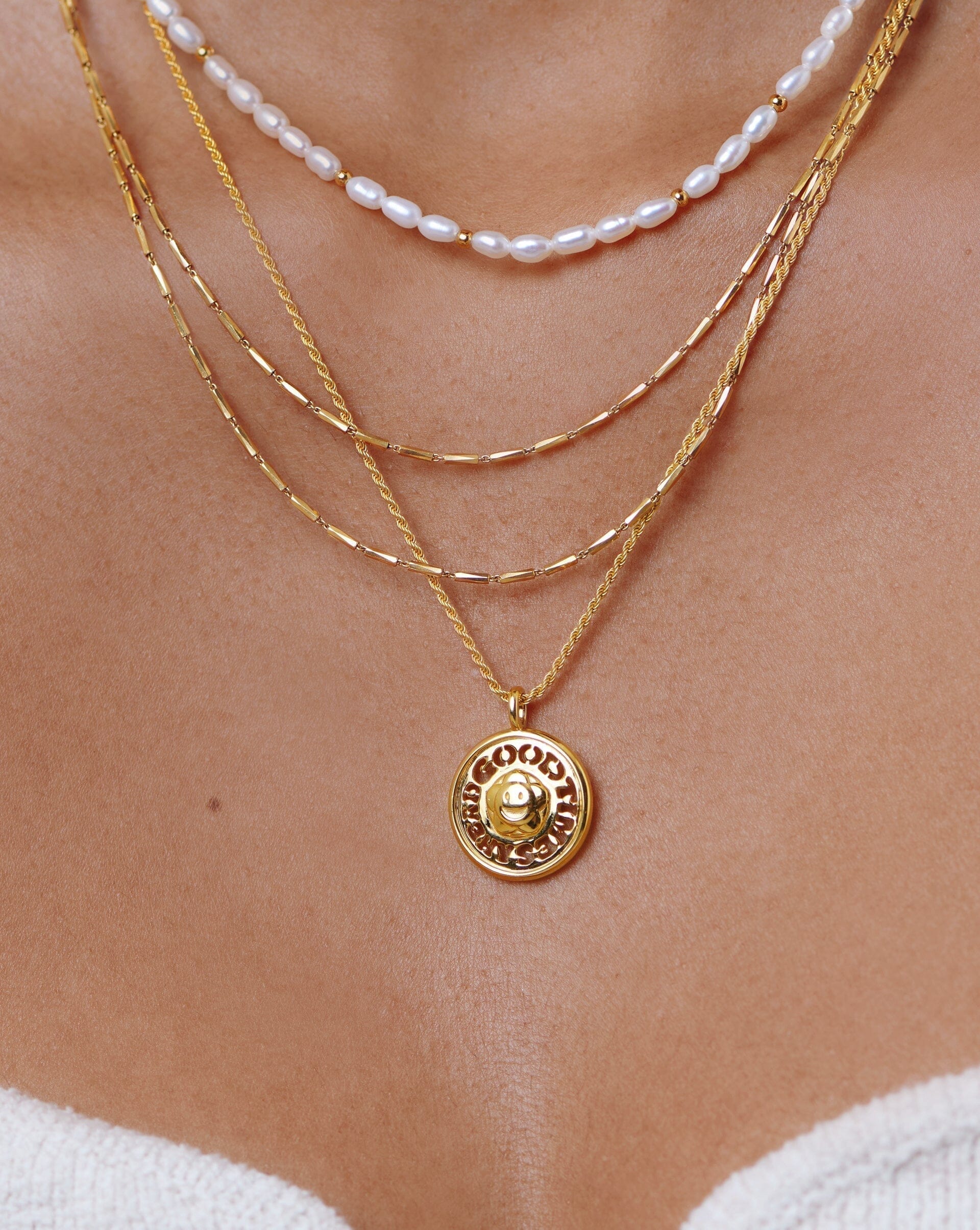 good-vibes-sunshine-medallion-pendant-necklace-necklaces-missoma-183836_3bbe50aa-f70f-4013-9f97-ed9d49d541c8.jpg