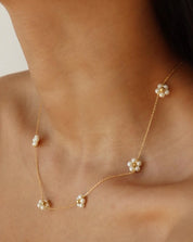 Daisy Delight Pearl Necklace