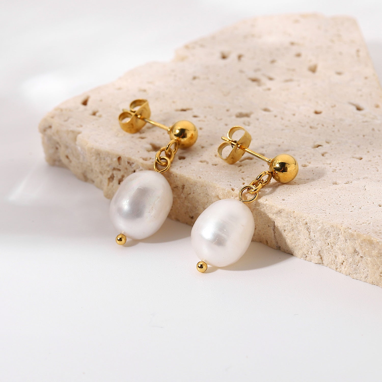 Classic Baroque Pearl Earring