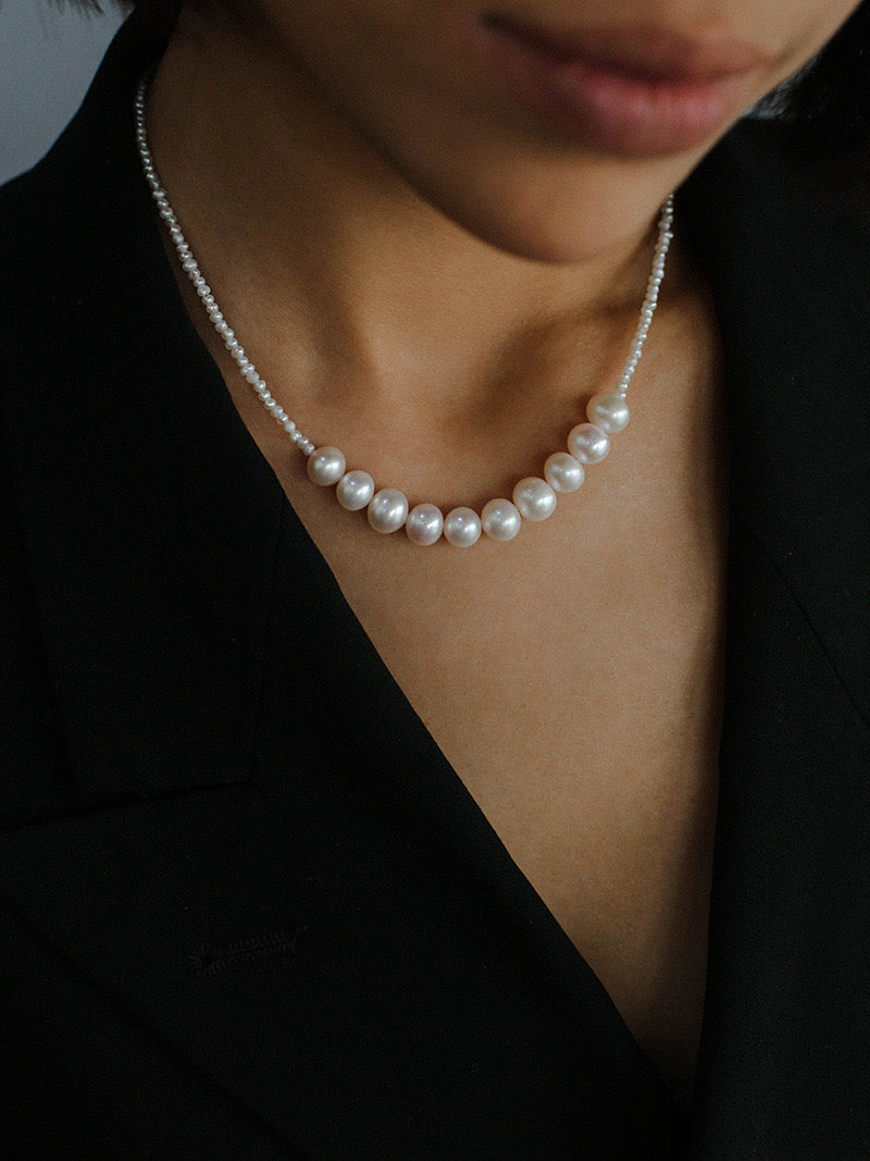 Pearls Beaded Pendant Necklace