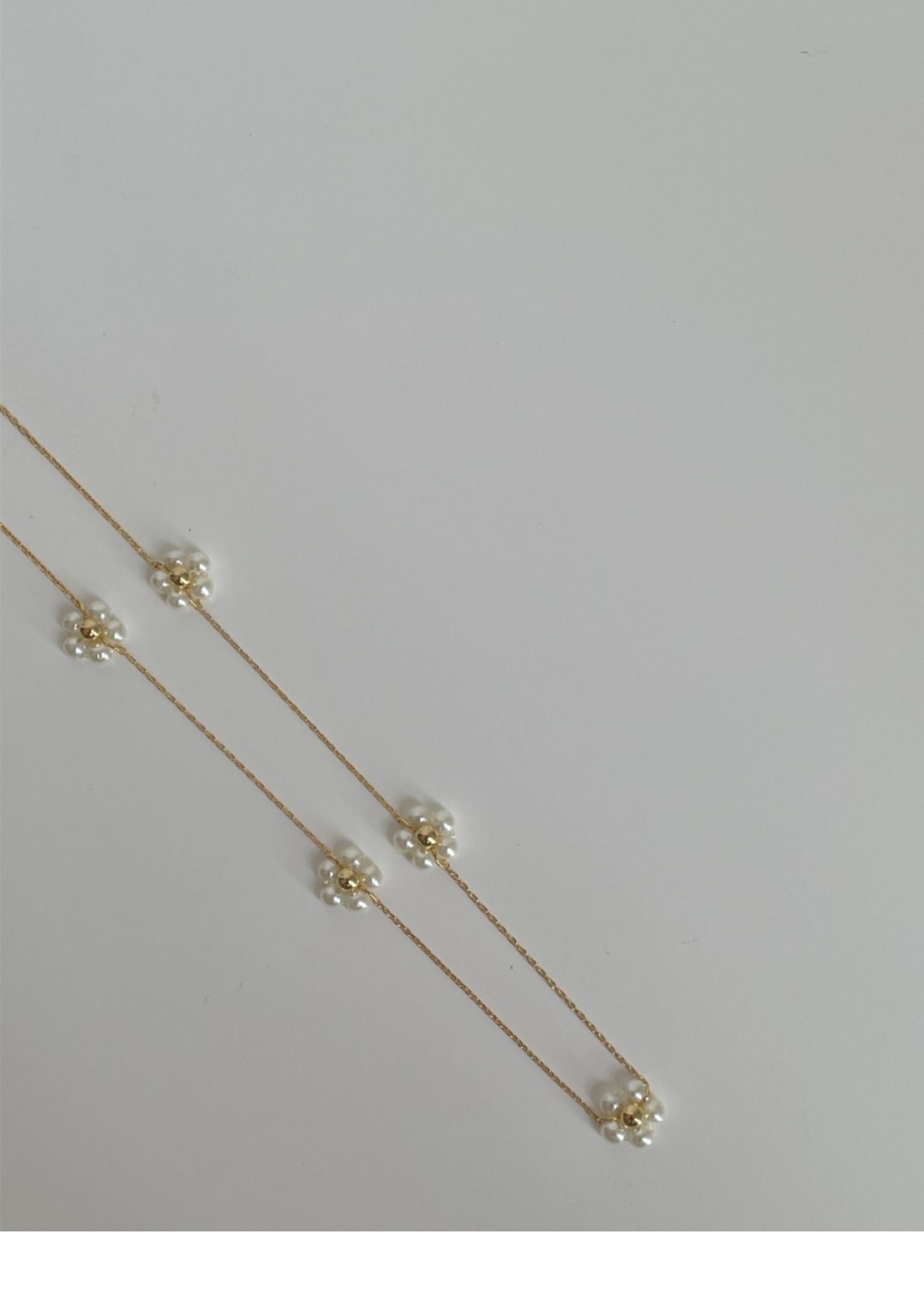 Dainty Flower Pearl Necklace