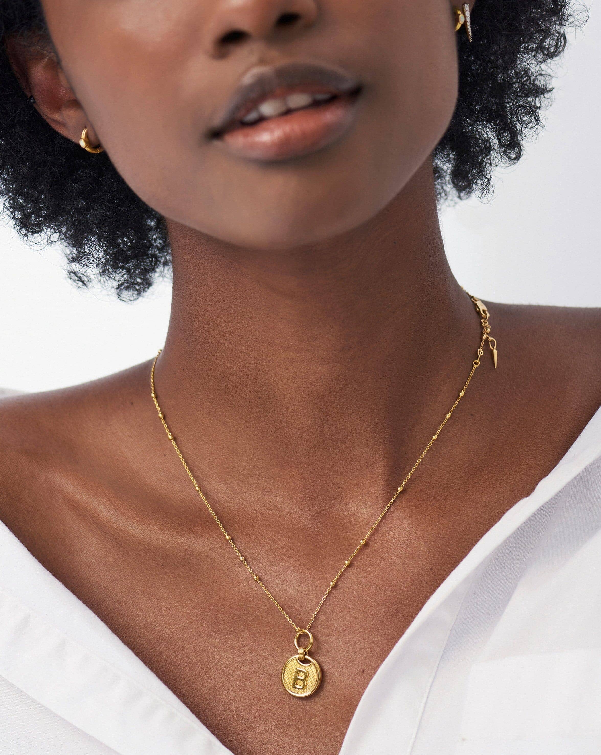 initial-pendant-necklace-initial-q-18ct-gold-plated-vermeil-necklaces-missoma-748864_46d0c9d0-8a84-420f-b6d5-70d78babf8fb.jpg