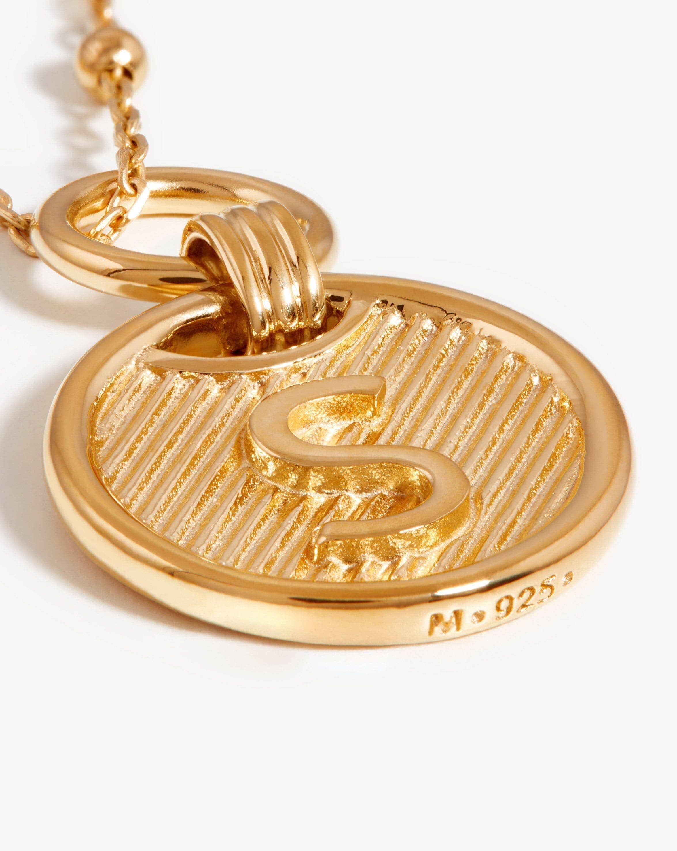 initial-pendant-necklace-initial-s-18ct-gold-plated-vermeil-necklaces-missoma-323007_db37ad60-d3a2-4751-b3cb-4d46e636ab45.jpg