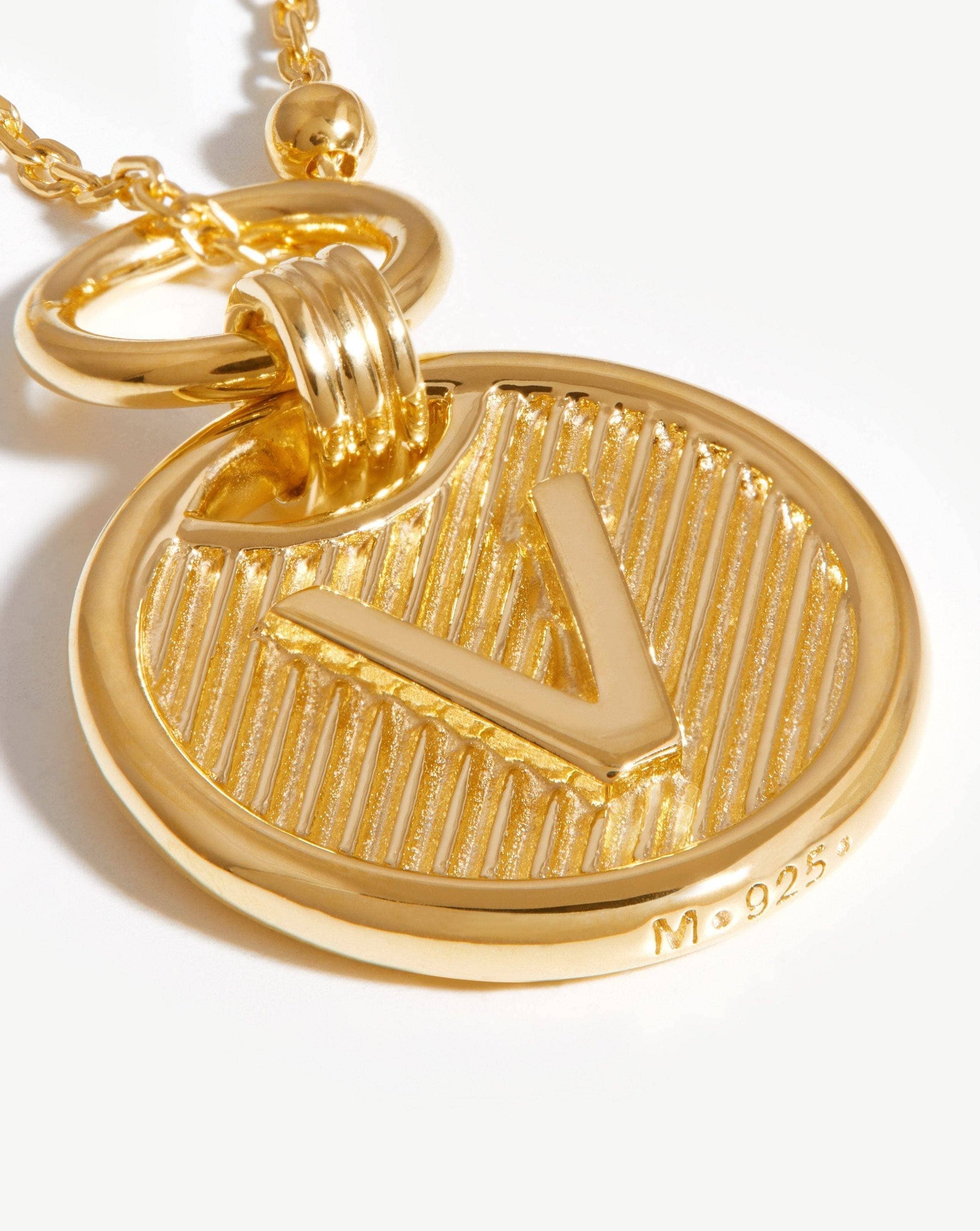 initial-pendant-necklace-initial-v-18ct-gold-plated-vermeil-necklaces-missoma-424297_e8f1c599-7b2f-48e6-b90e-8cfbcb5fc477.jpg