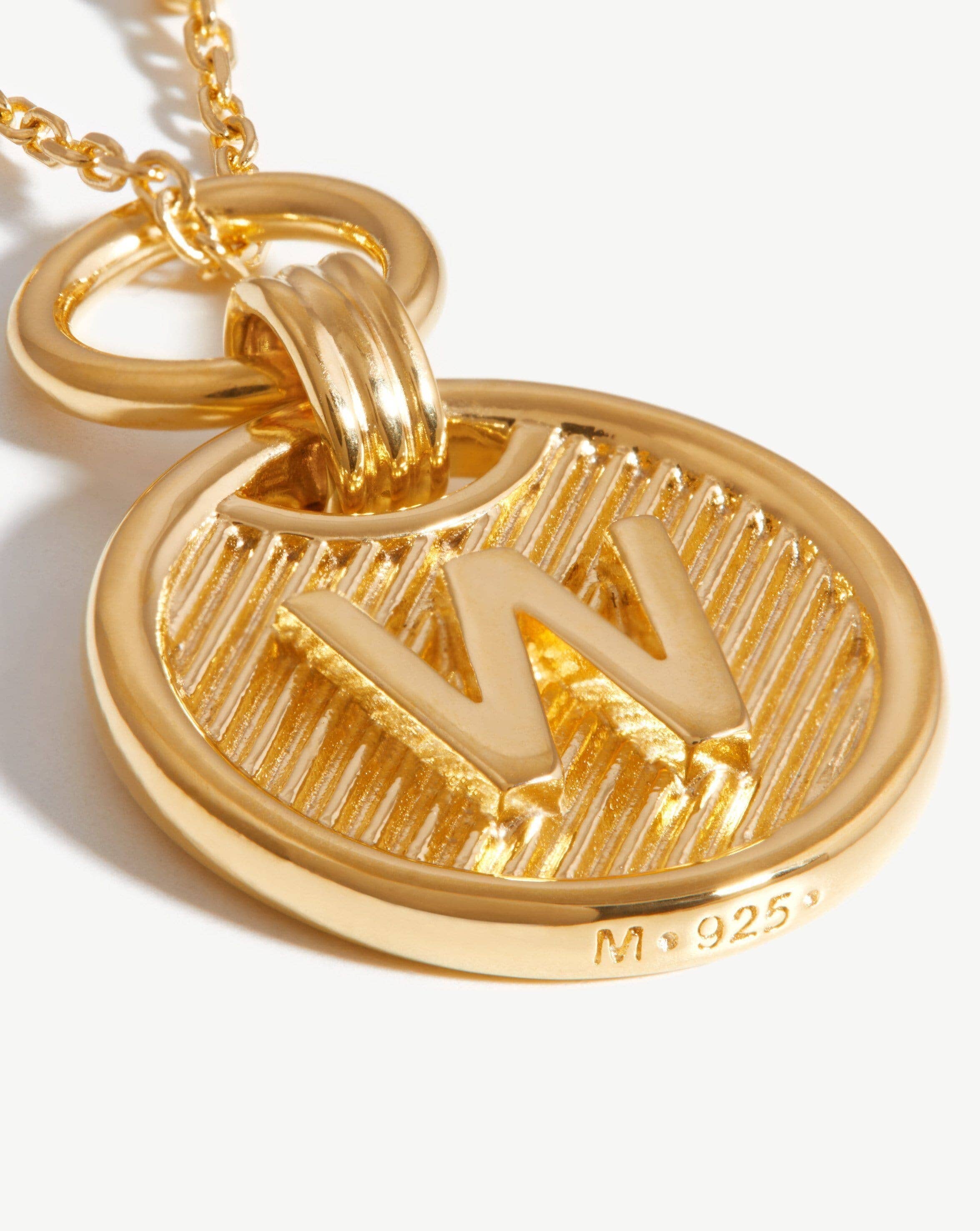 initial-pendant-necklace-initial-w-18ct-gold-plated-vermeil-necklaces-missoma-232551_24cb4e2d-2277-4479-923a-b76b4ec83a8a.jpg