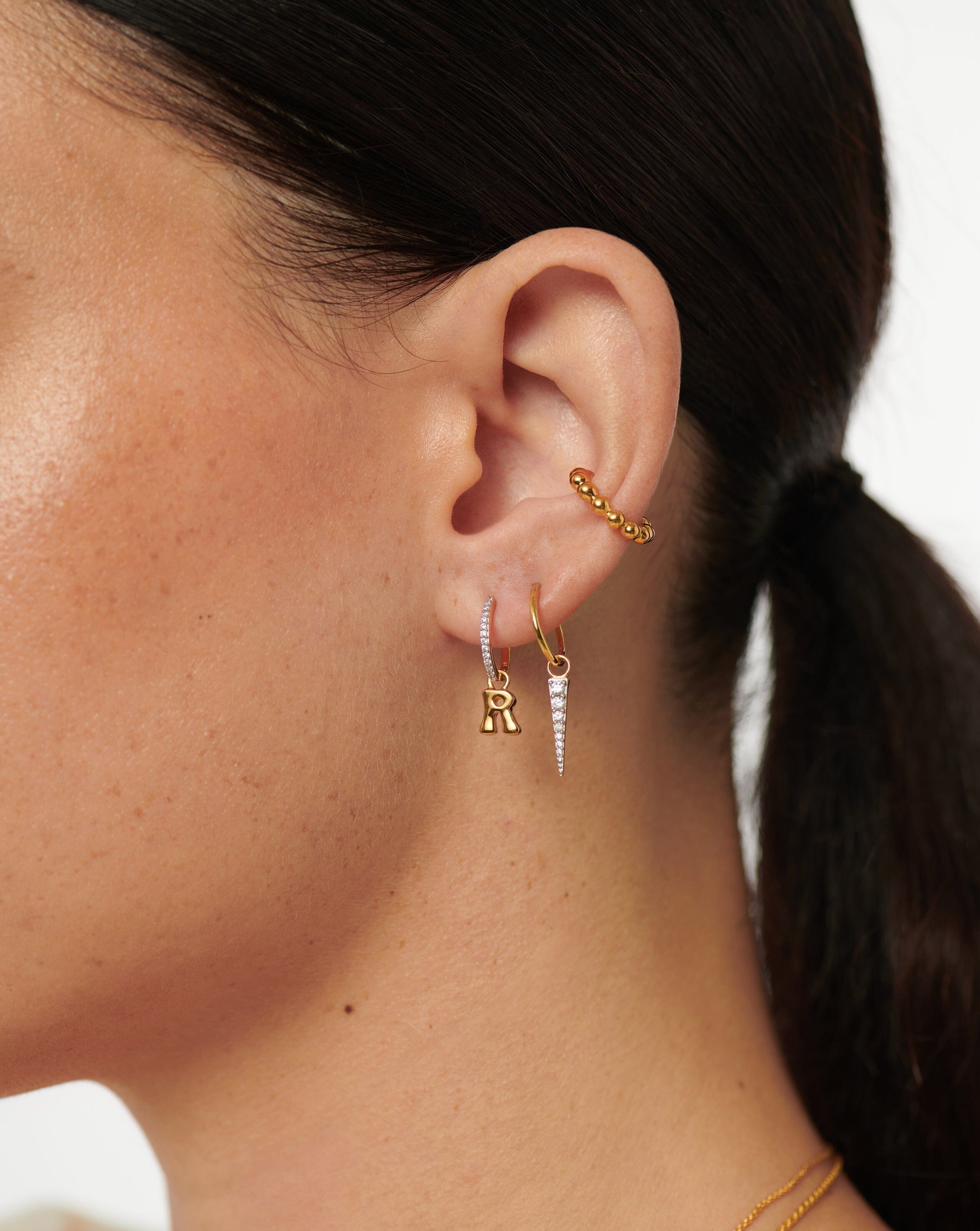 initial-single-charm-hoop-earring-initial-r-18ct-gold-plated-vermeil-earrings-missoma-225777_98fb95fc-14e3-4ac9-9968-19aa924e19a6.jpg