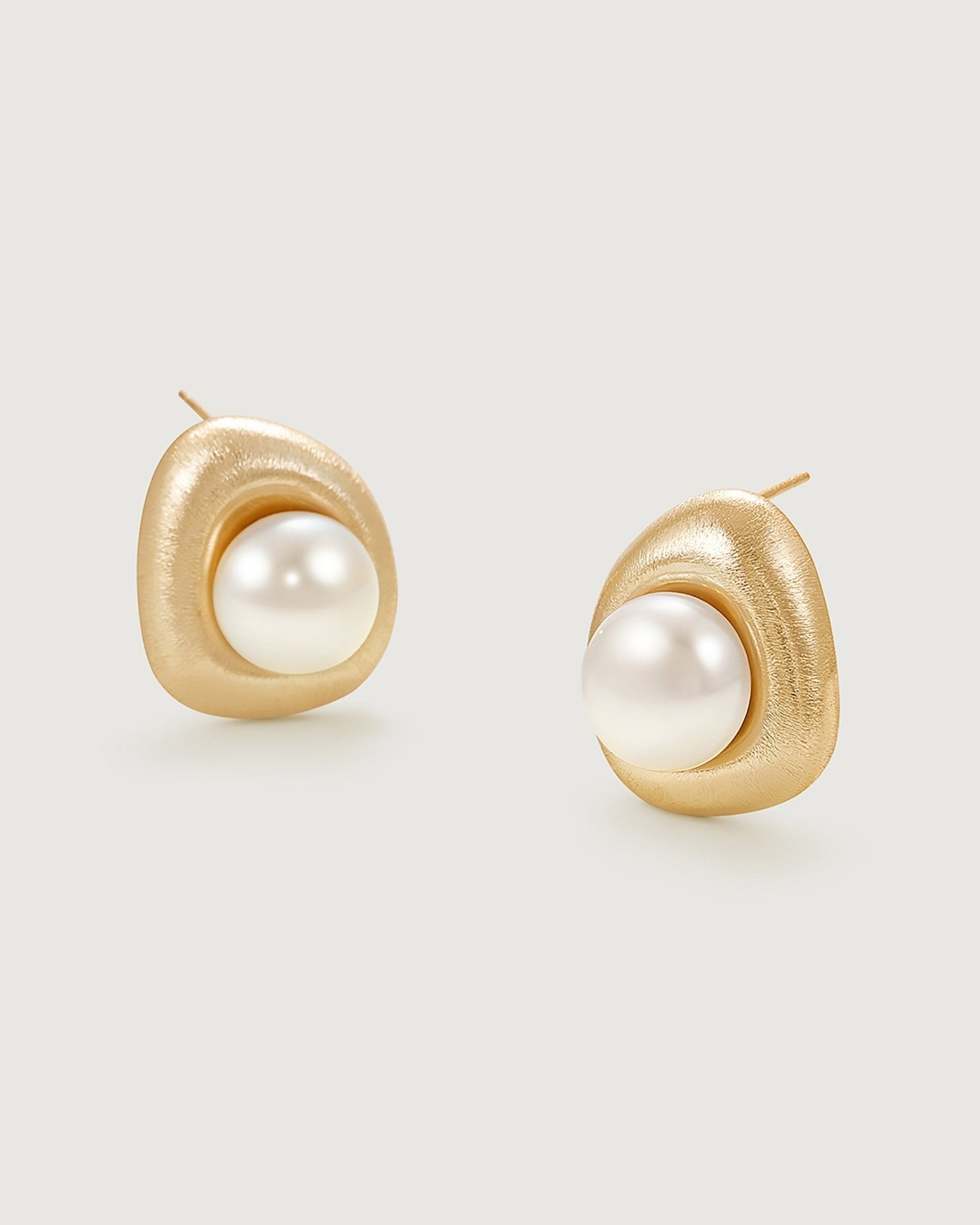 island-pearl-earring-310123_f2fca41d-3c48-4bc4-a5a0-c1dd297e2672.jpg